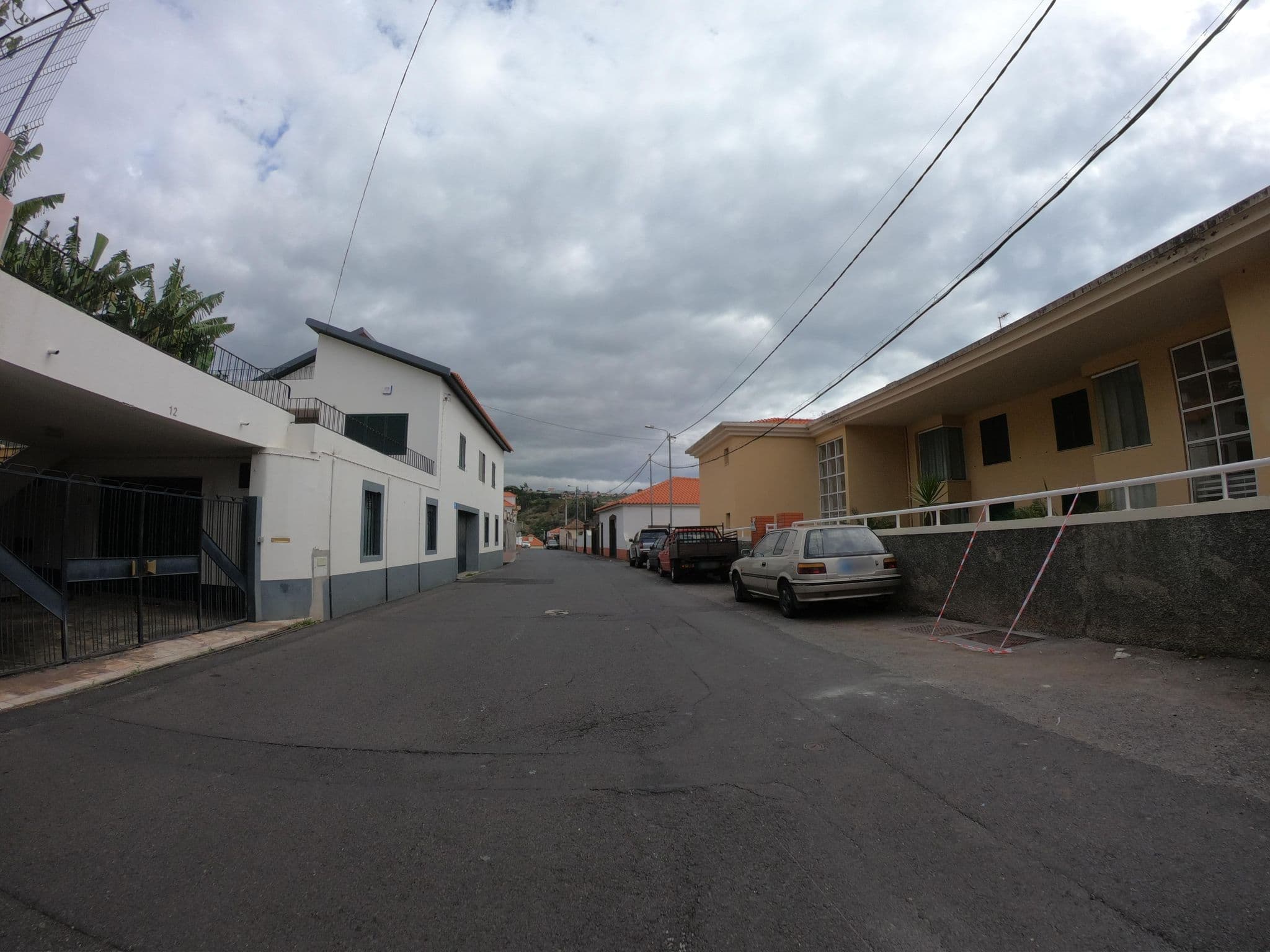Street view near Zarcofrio - Equipamentos Hoteleiros, Câmara de Lobos — © filipesilva (CC BY-SA · Mapillary)