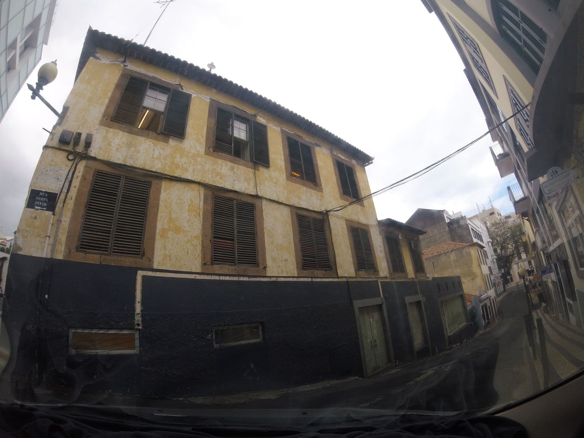 Street view near Infinity Pool, Santa Luzia — © nunocaldeira (CC BY-SA · Mapillary)