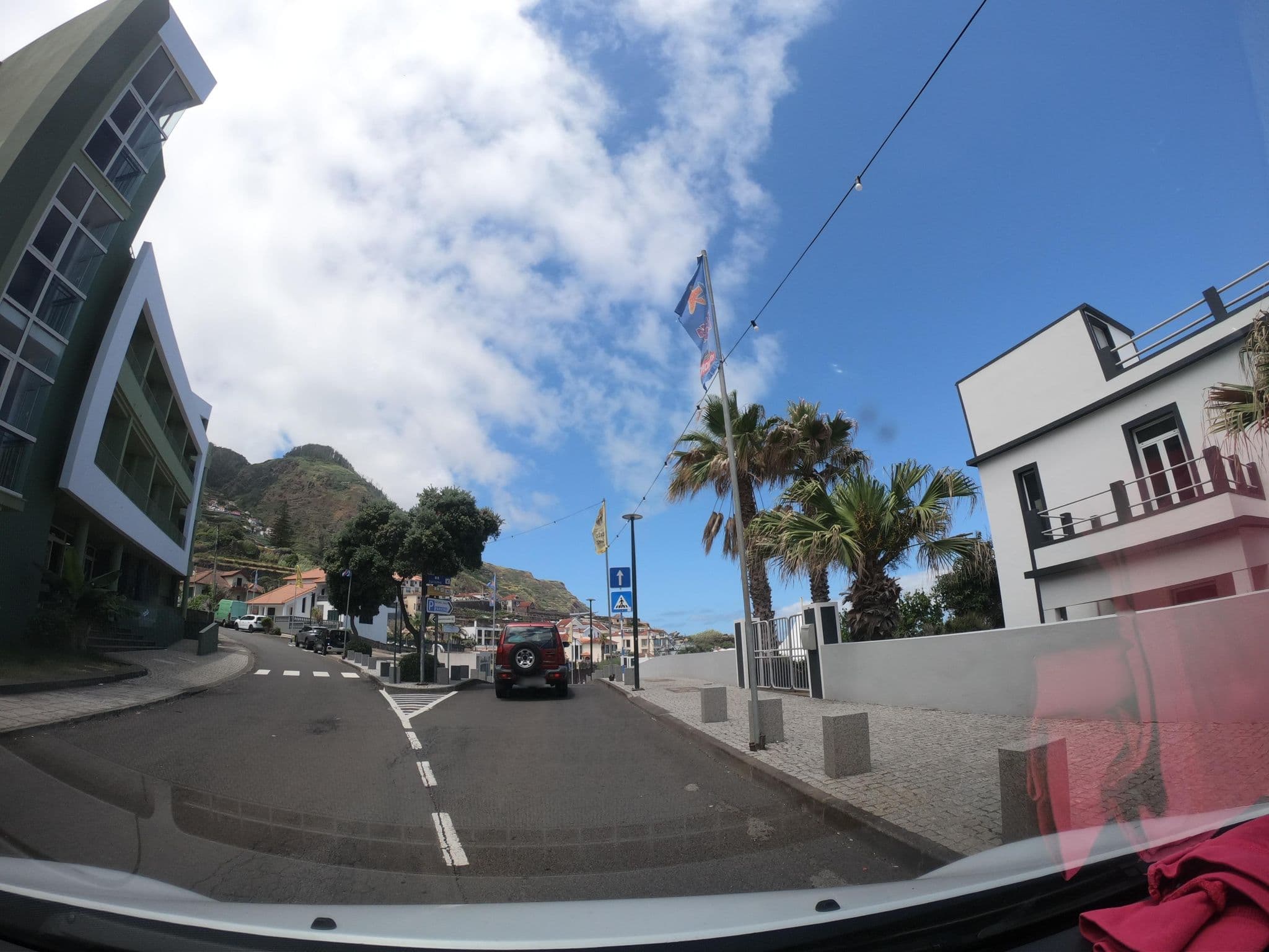 Street view near Hotel Euro Moniz, Porto Moniz — © filipesilva (CC BY-SA · Mapillary)