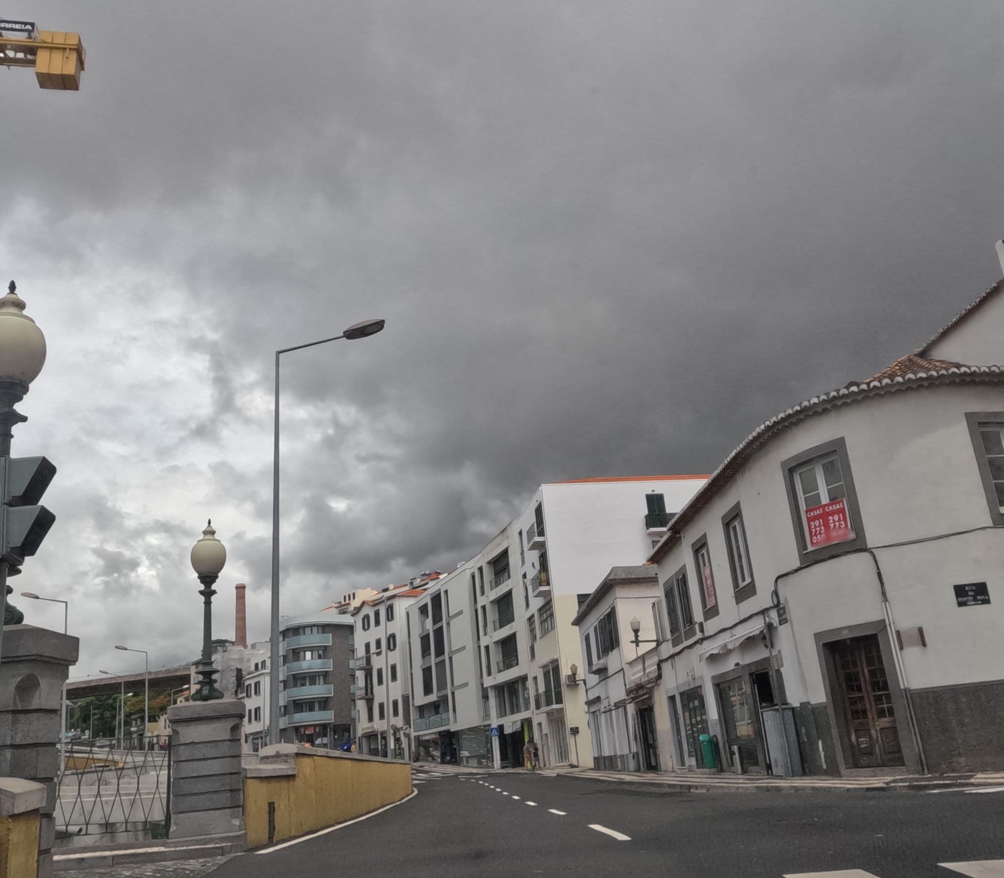 Street view near ARTS IN city apartments, Santa Luzia — © nunocaldeira (CC BY-SA · Mapillary)