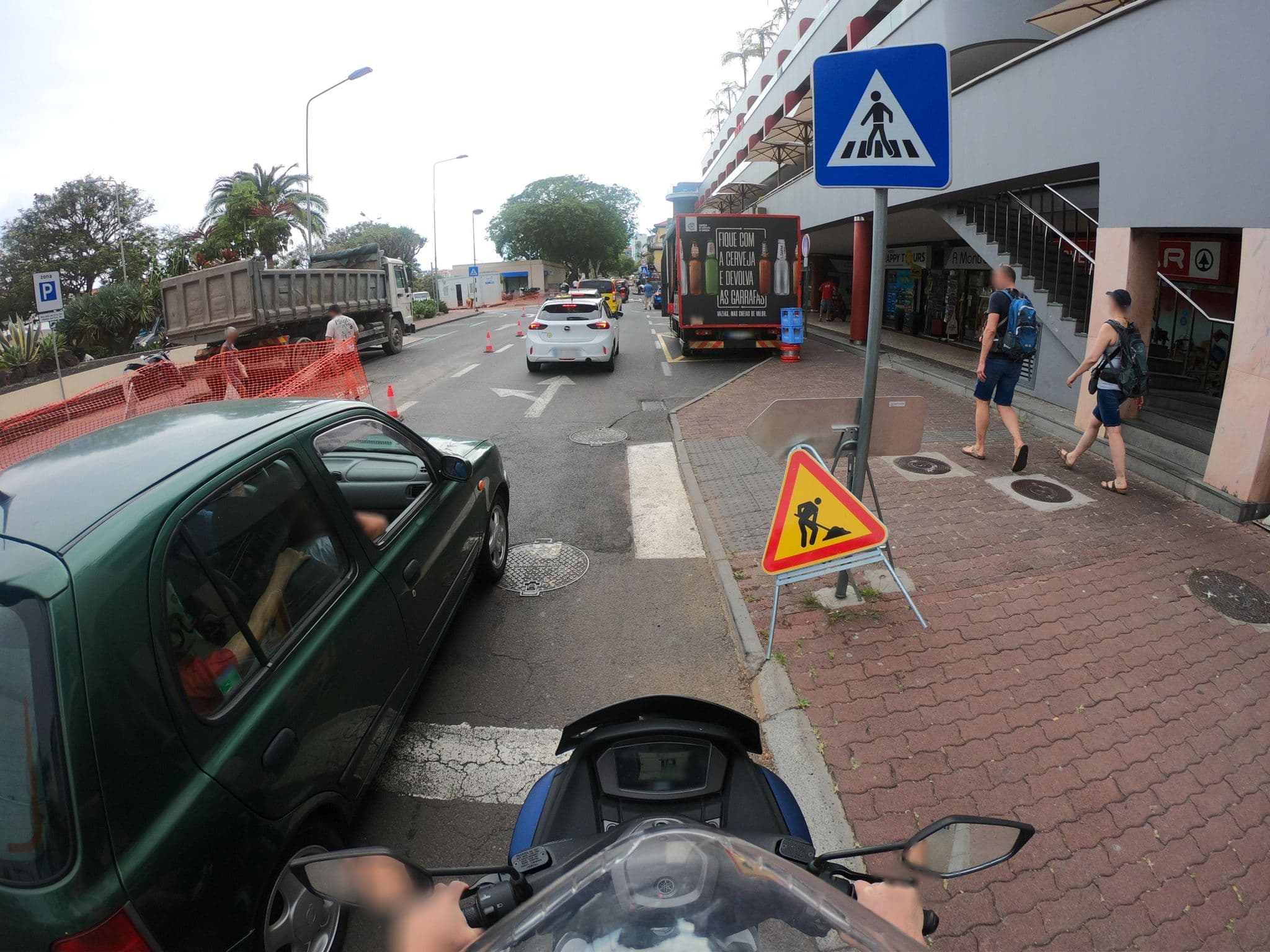 Street view near Florida - Construções Imobiliárias da Madeira, S.A., São Martinho — © filipesilva (CC BY-SA · Mapillary)