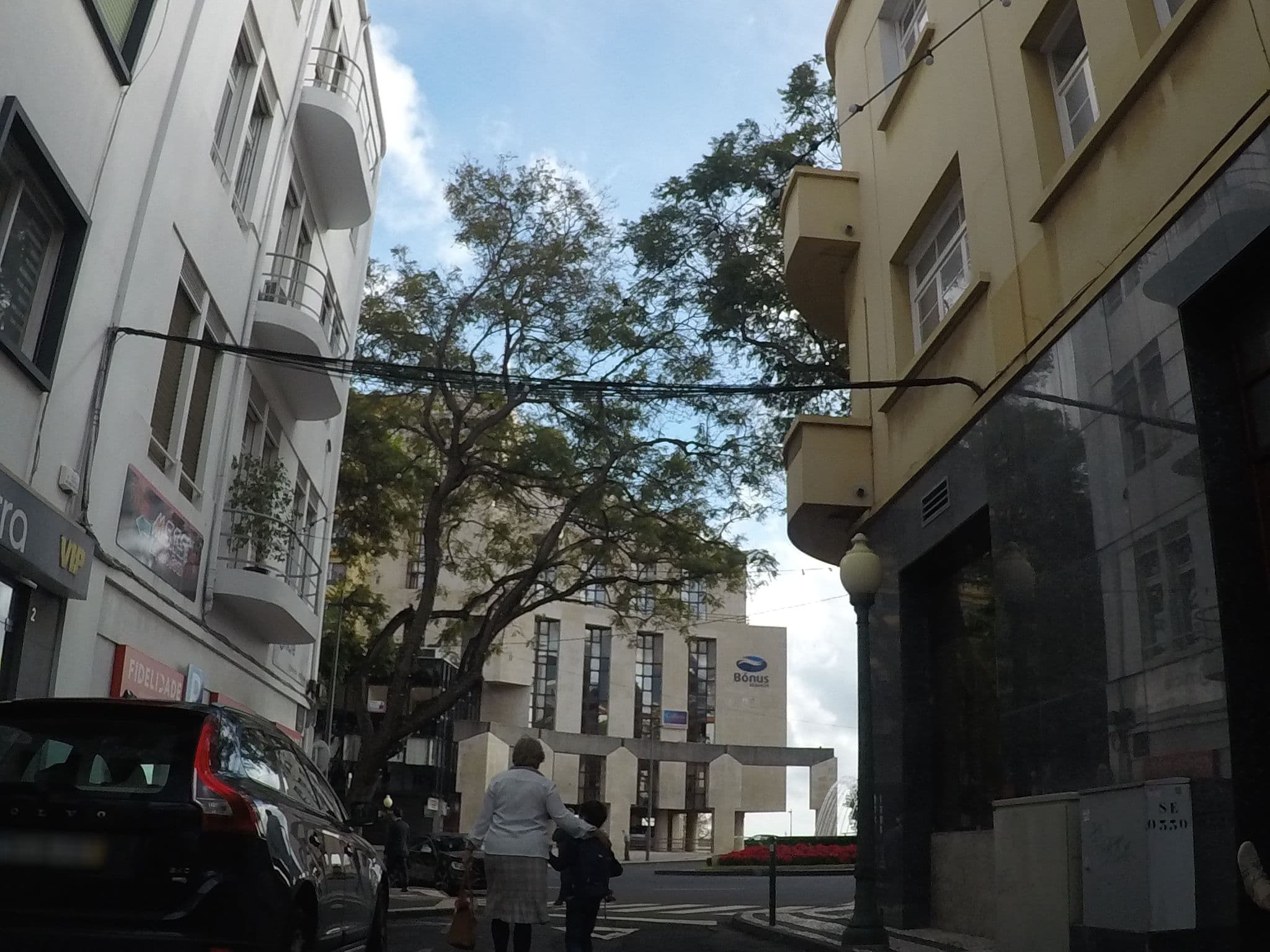 Street view near Consulado do Brasil, Santa Luzia — © nunocaldeira (CC BY-SA · Mapillary)