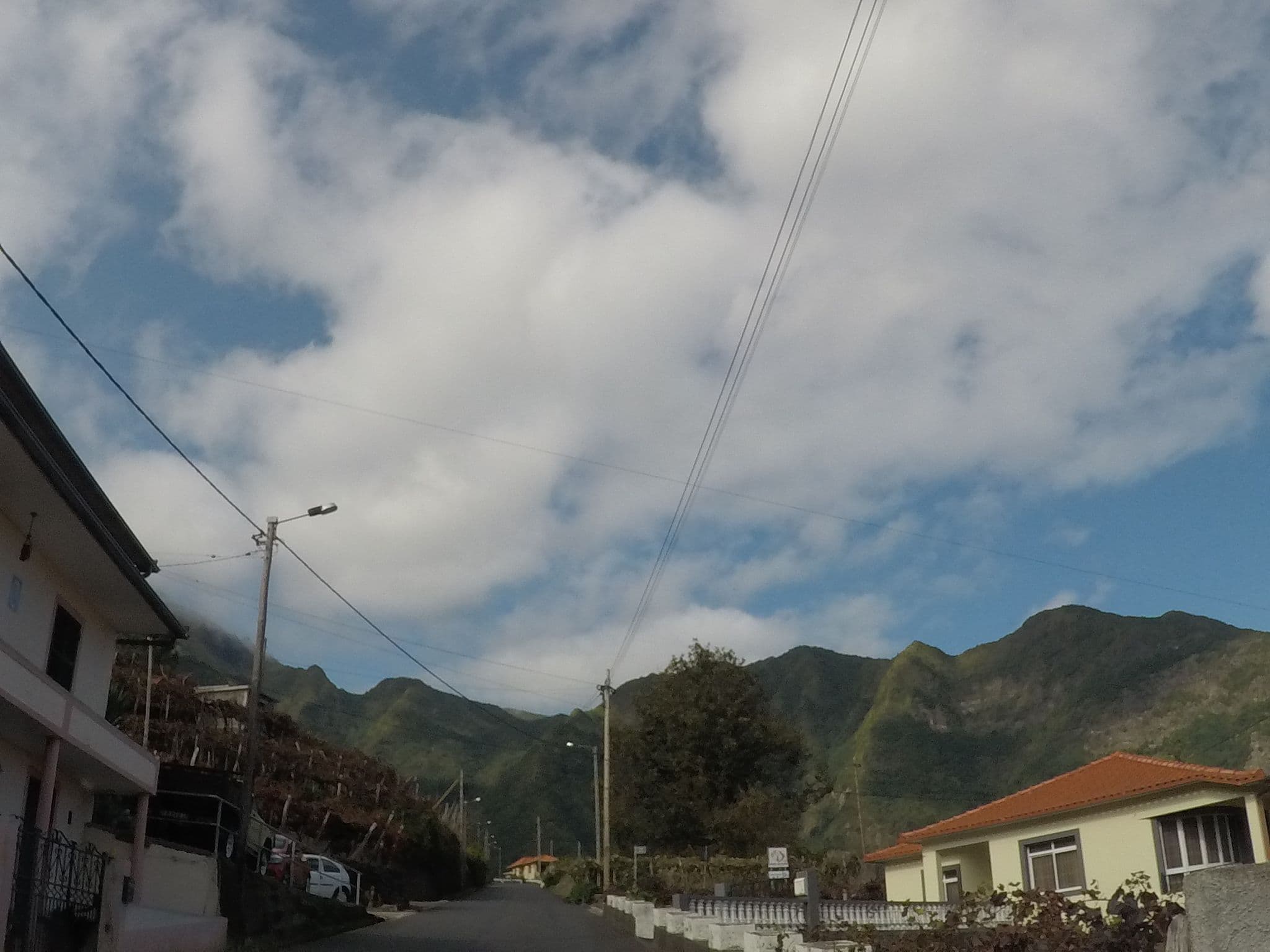 Street view near Solar do Carvalho, São Vicente — © nunocaldeira (CC BY-SA · Mapillary)
