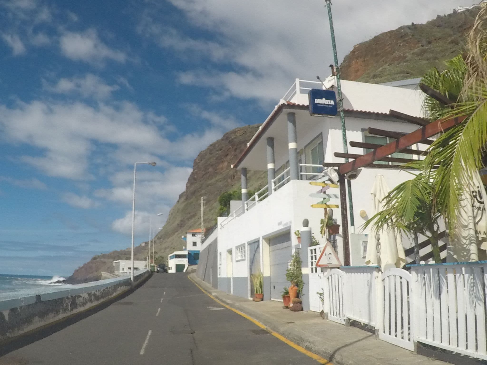 Street view near Casa do Mar by Apt. One Love Maktub Paul do Mar, Fajã da Ovelha — © nunocaldeira (CC BY-SA · Mapillary)