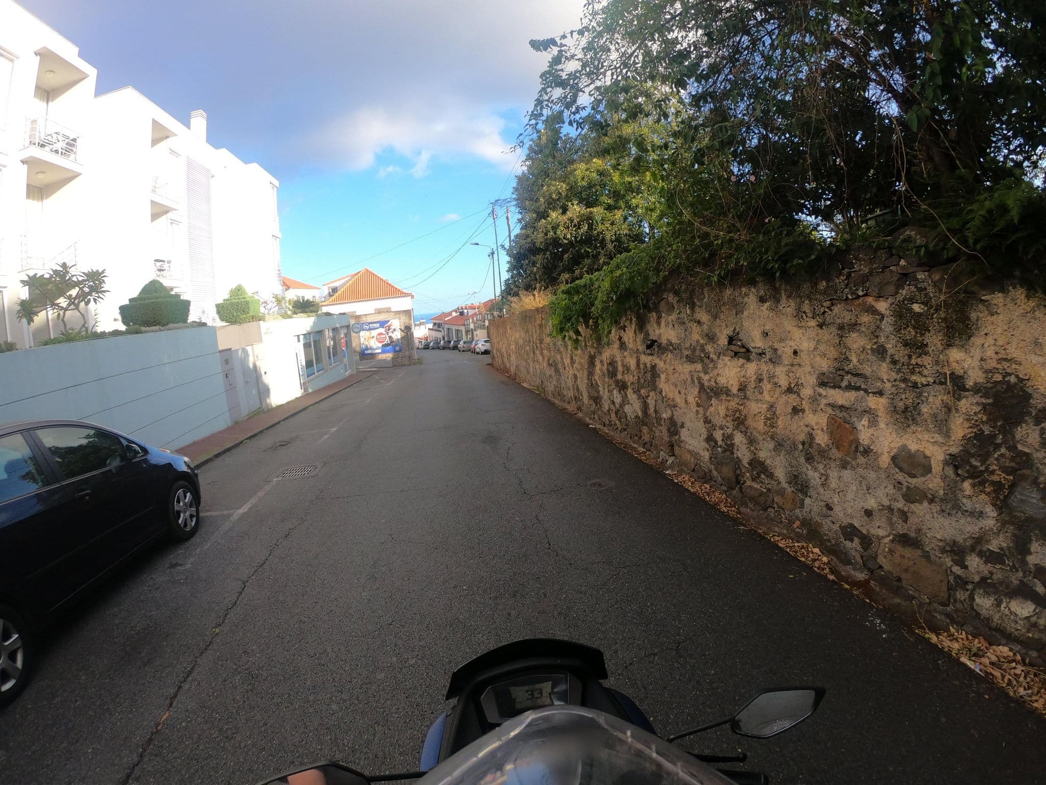 Street view near Apartamentos Varandas da Achada, Funchal — © filipesilva (CC BY-SA · Mapillary)