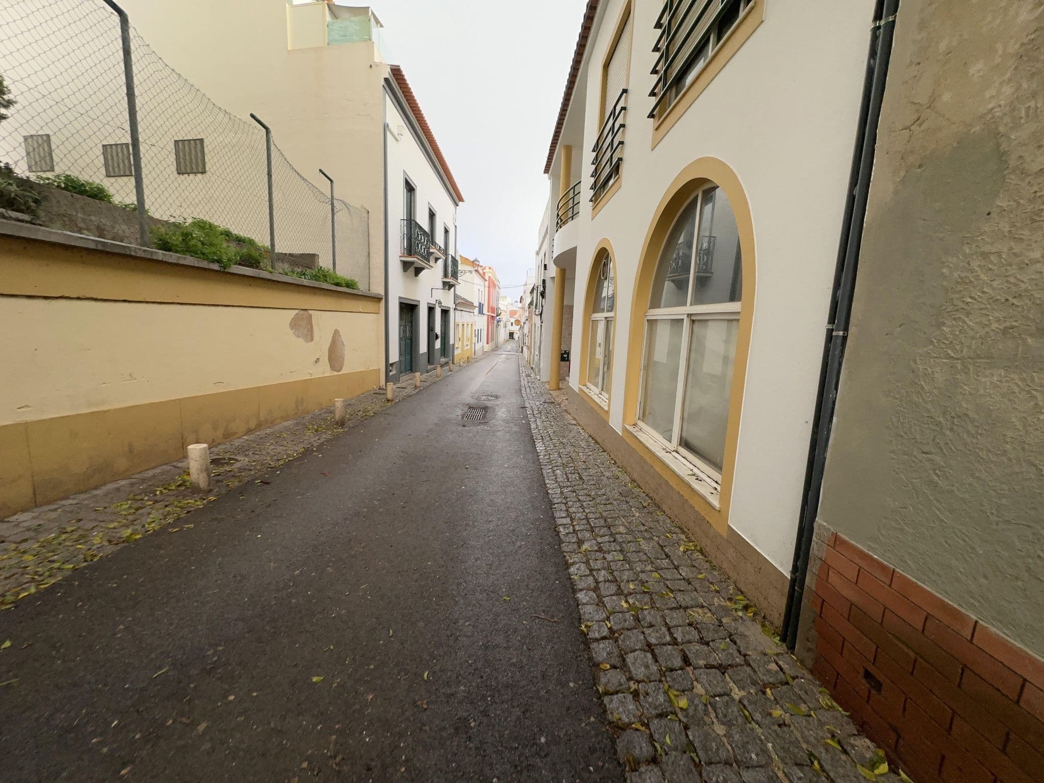 Street view near Gold Coast Hostel, Lagos — © varun959 (CC BY-SA · Mapillary)