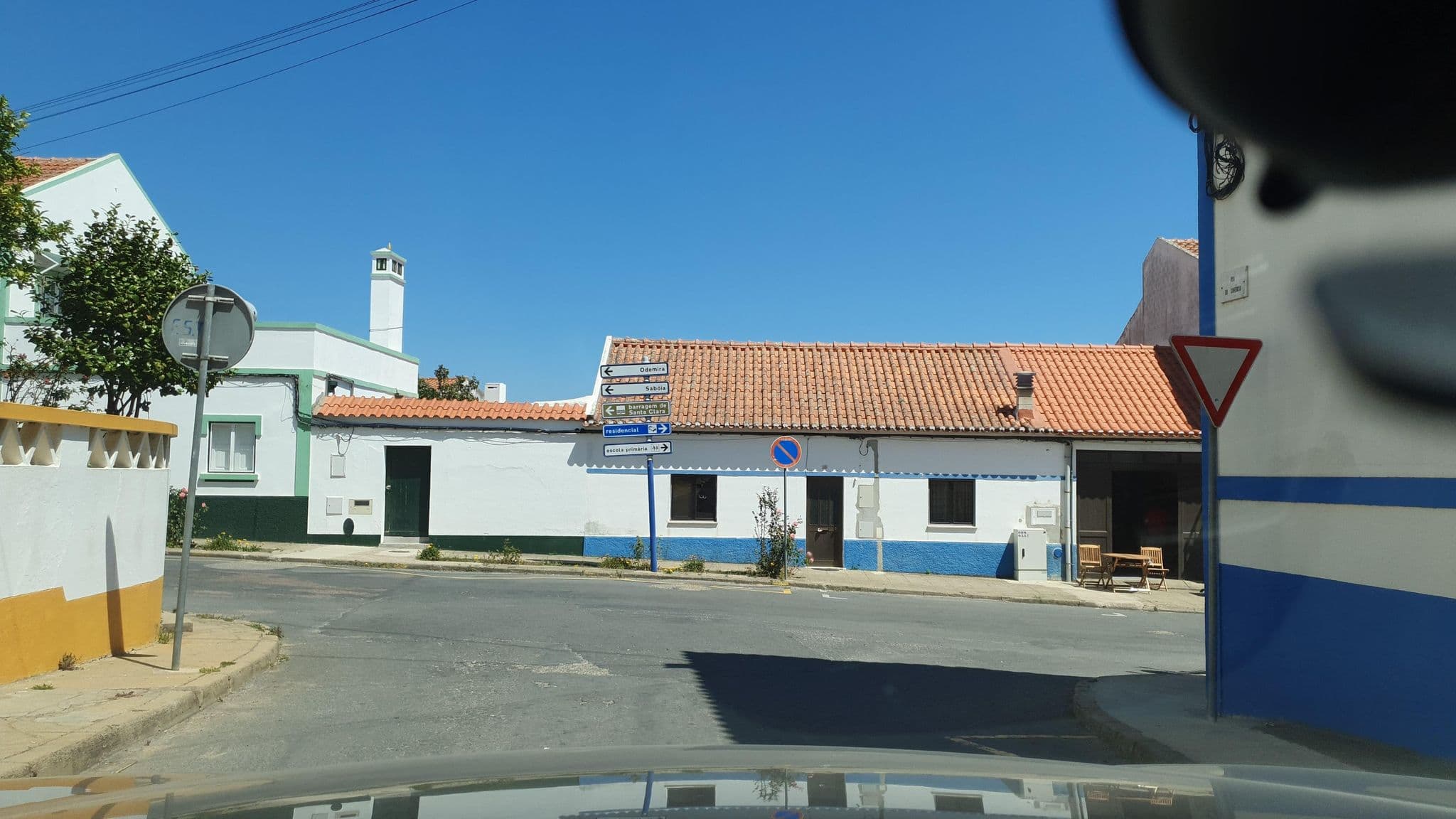 Street view near Residencial Sao Teotónio, São Teotónio — © Barreiros (CC BY-SA · Mapillary)