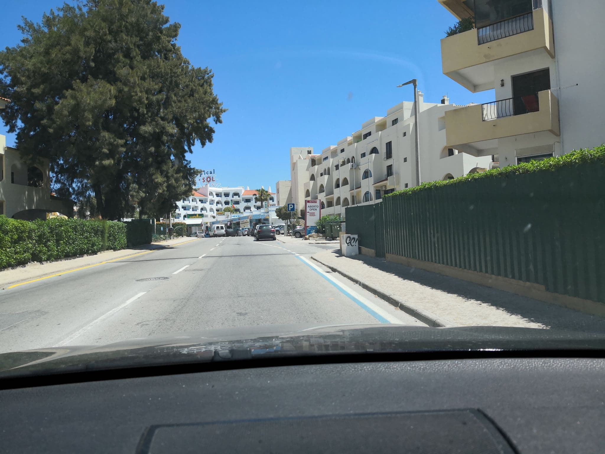 Street view near Hotel Apartamento Ourahotel, Albufeira — © sanjorgepinho (CC BY-SA · Mapillary)