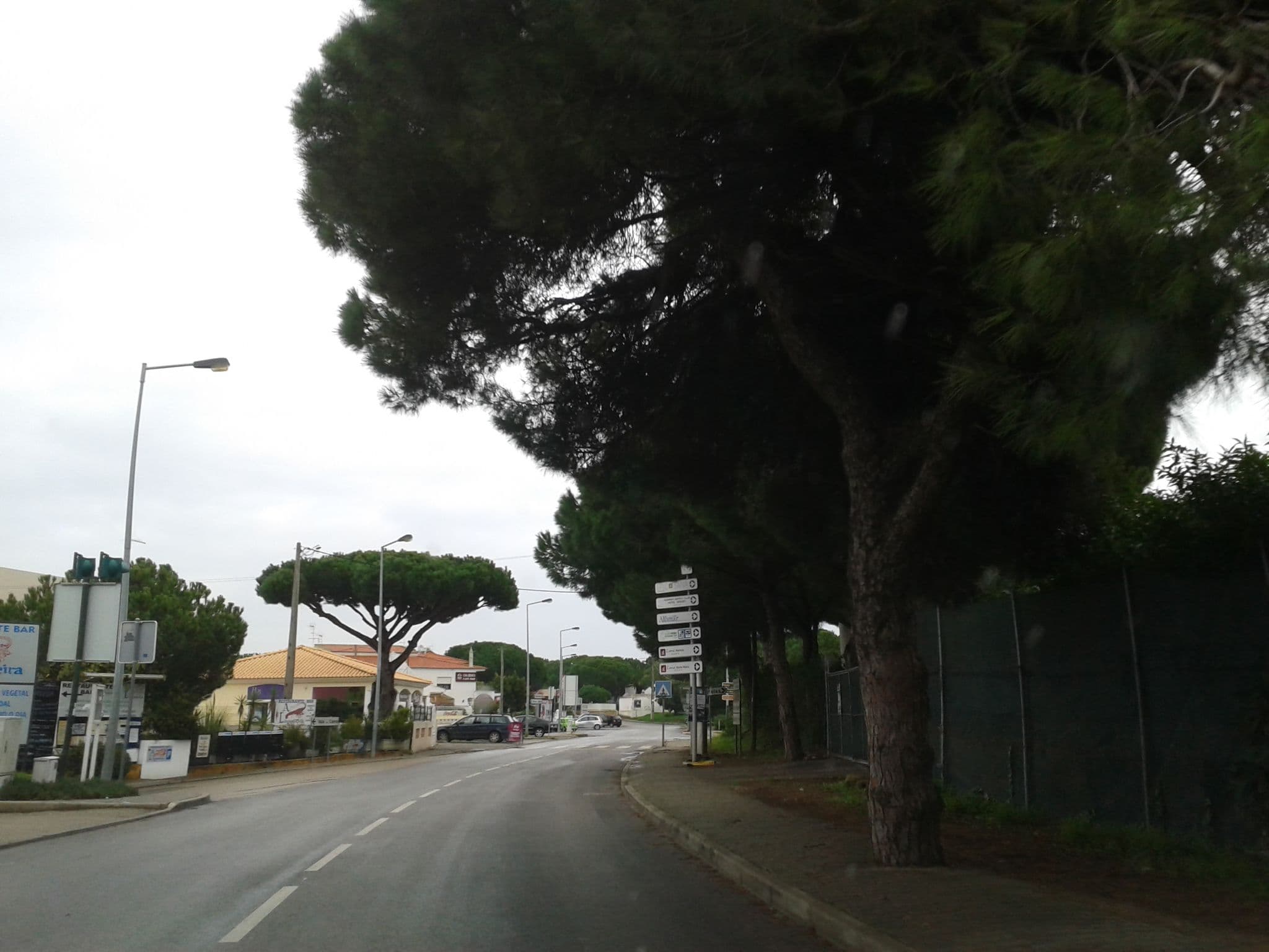 Street view near Residencial Miraparque, Olhos de Água — © rudolfmayer (CC BY-SA · Mapillary)