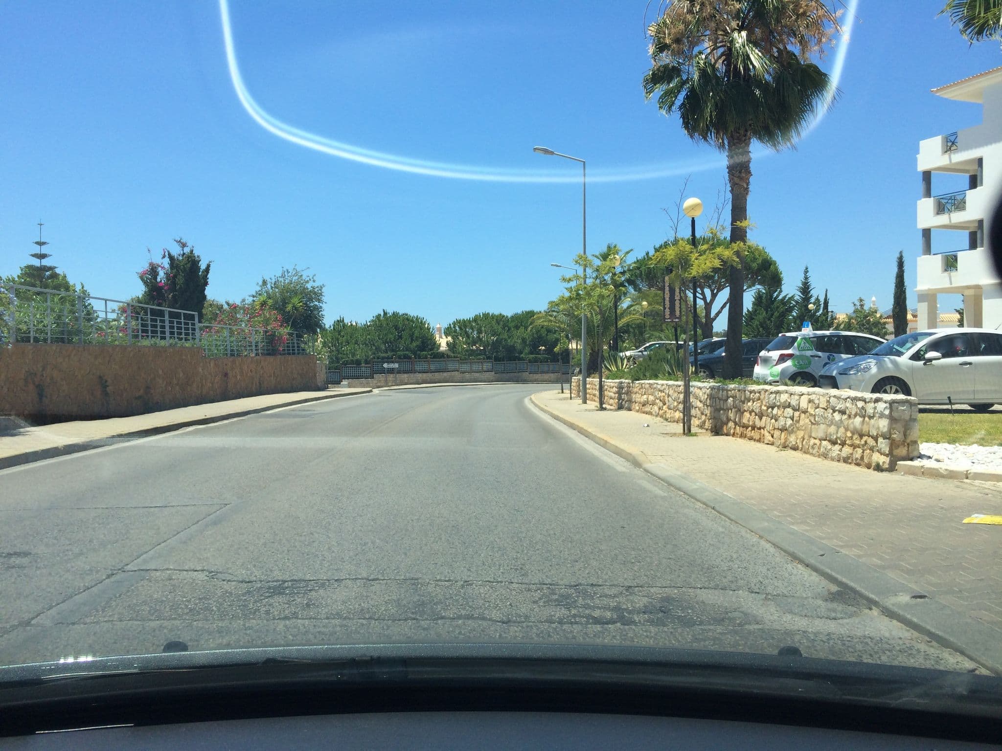 Street view near Balaia Plaza Aparthotel Albufeira, Olhos de Água — © julianlb (CC BY-SA · Mapillary)