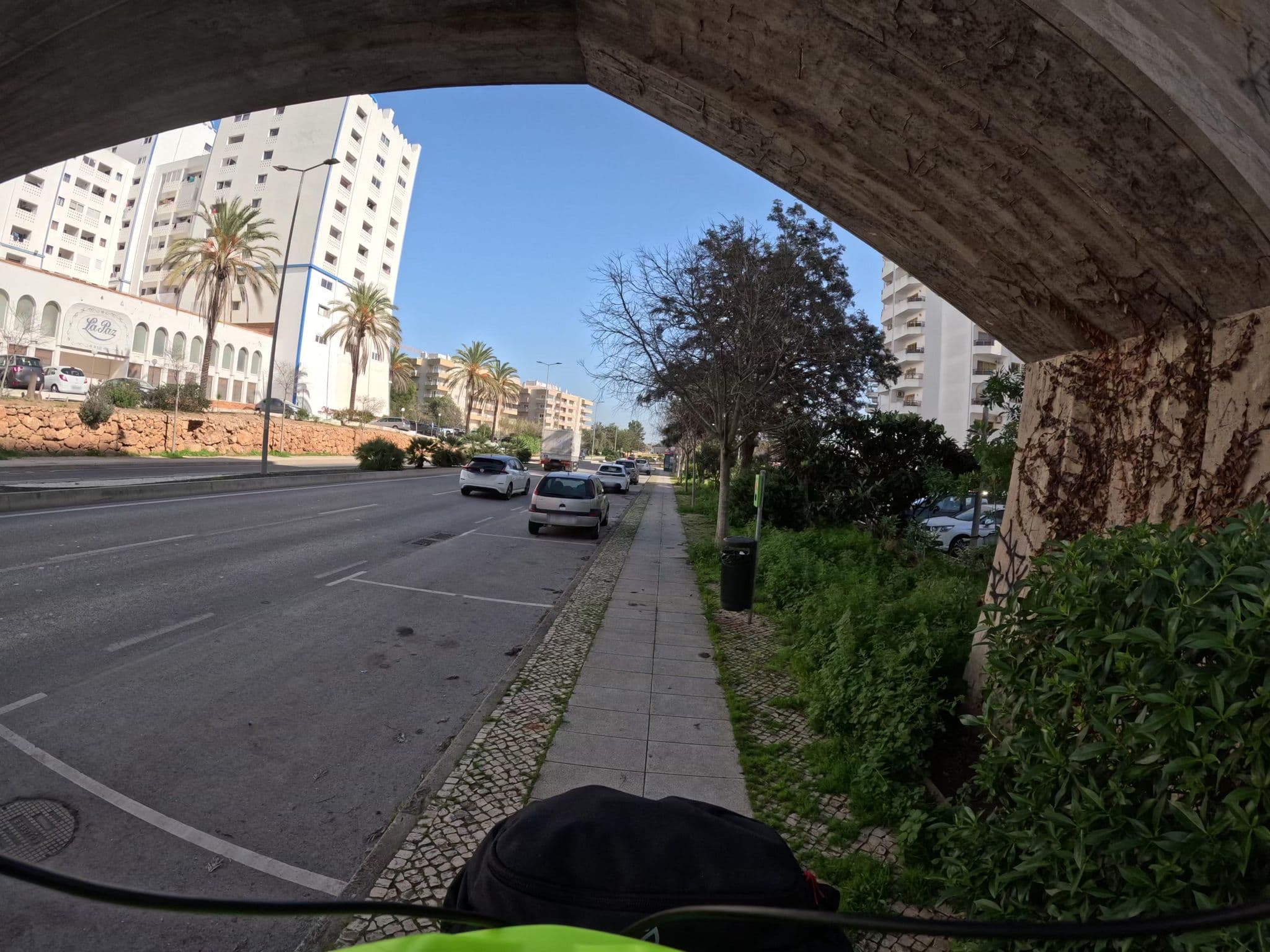 Street view near Aparthotel Club Avenida Praia, Ferragudo — © claudiop (CC BY-SA · Mapillary)