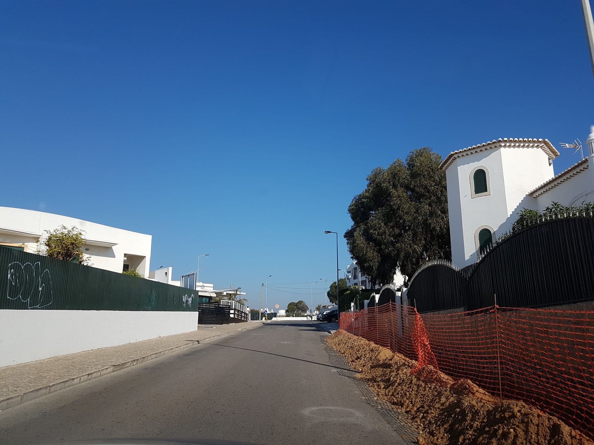 Street view near Akisol Albufeira Oura, Albufeira — © jopparn (CC BY-SA · Mapillary)