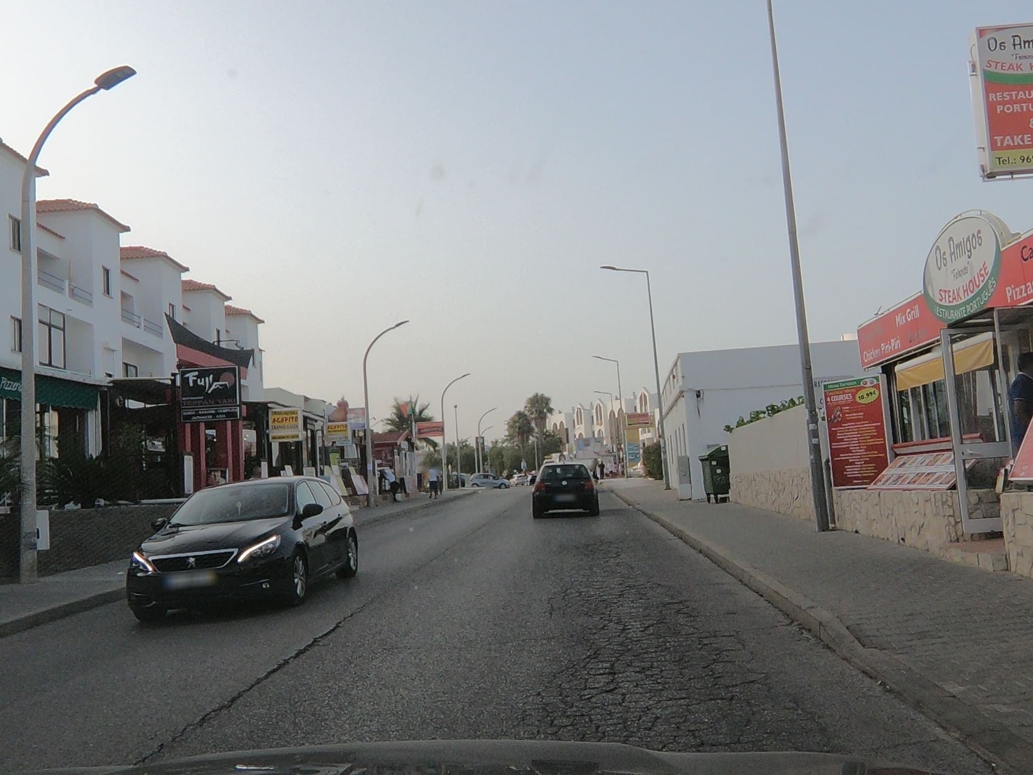 Street view near Conforhoteis Gestão de Hoteis, Albufeira — © sanjorgepinho (CC BY-SA · Mapillary)