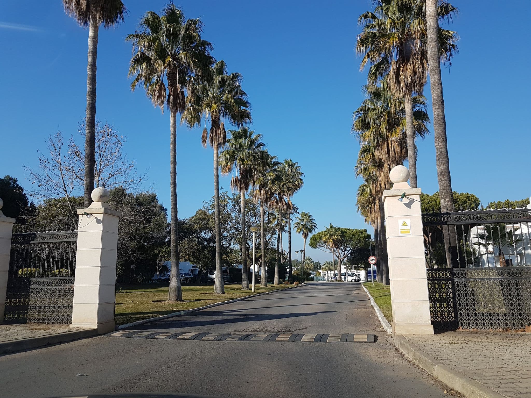 Street view near Apartamento Algarve, Olhos de Água — © jopparn (CC BY-SA · Mapillary)