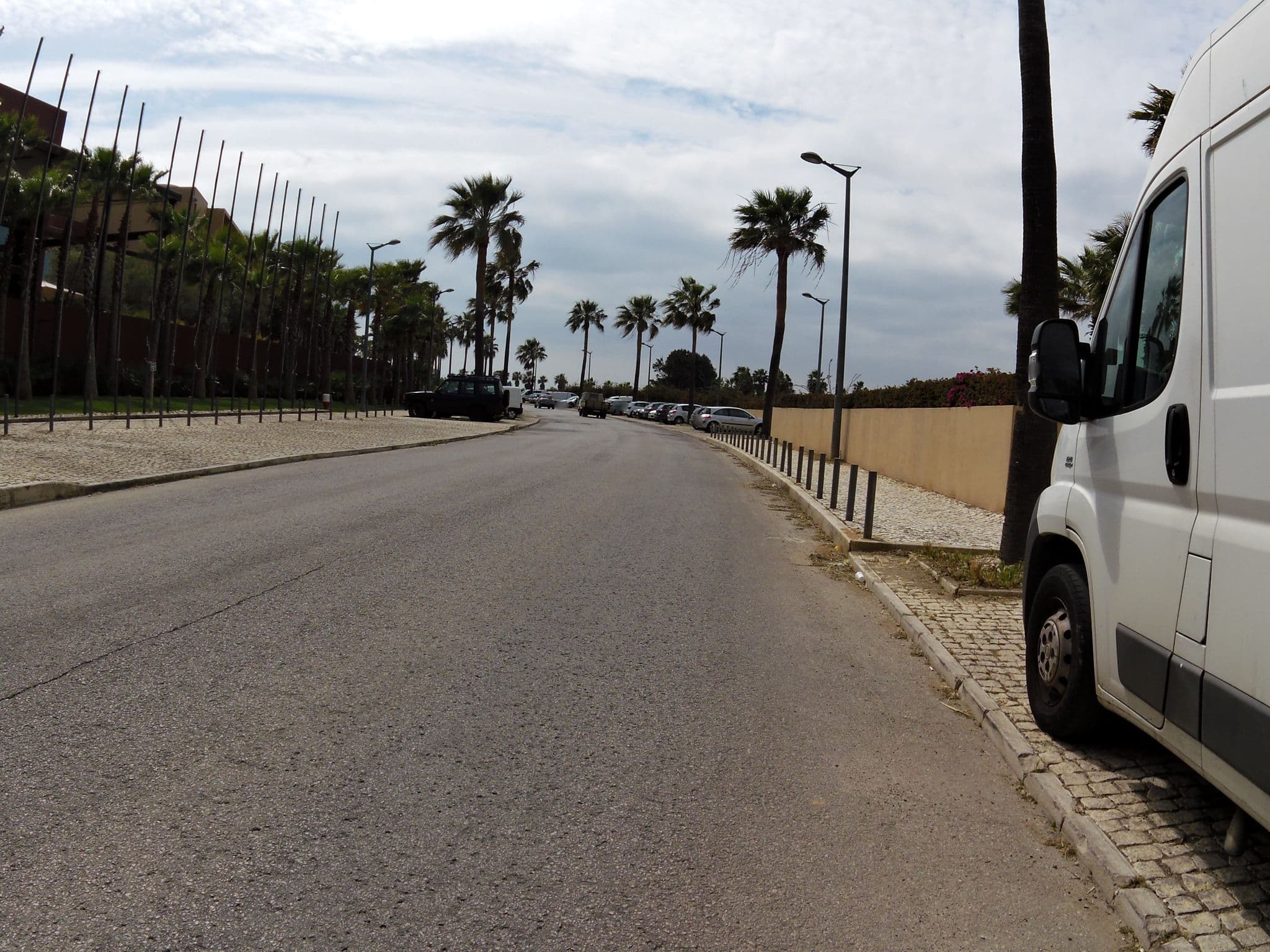 Street view near Hôtel Premium Pierre & Vacances Hôtel Vidamar Resort Algarve, Armação de Pêra — © marczoutendijk (CC BY-SA · Mapillary)