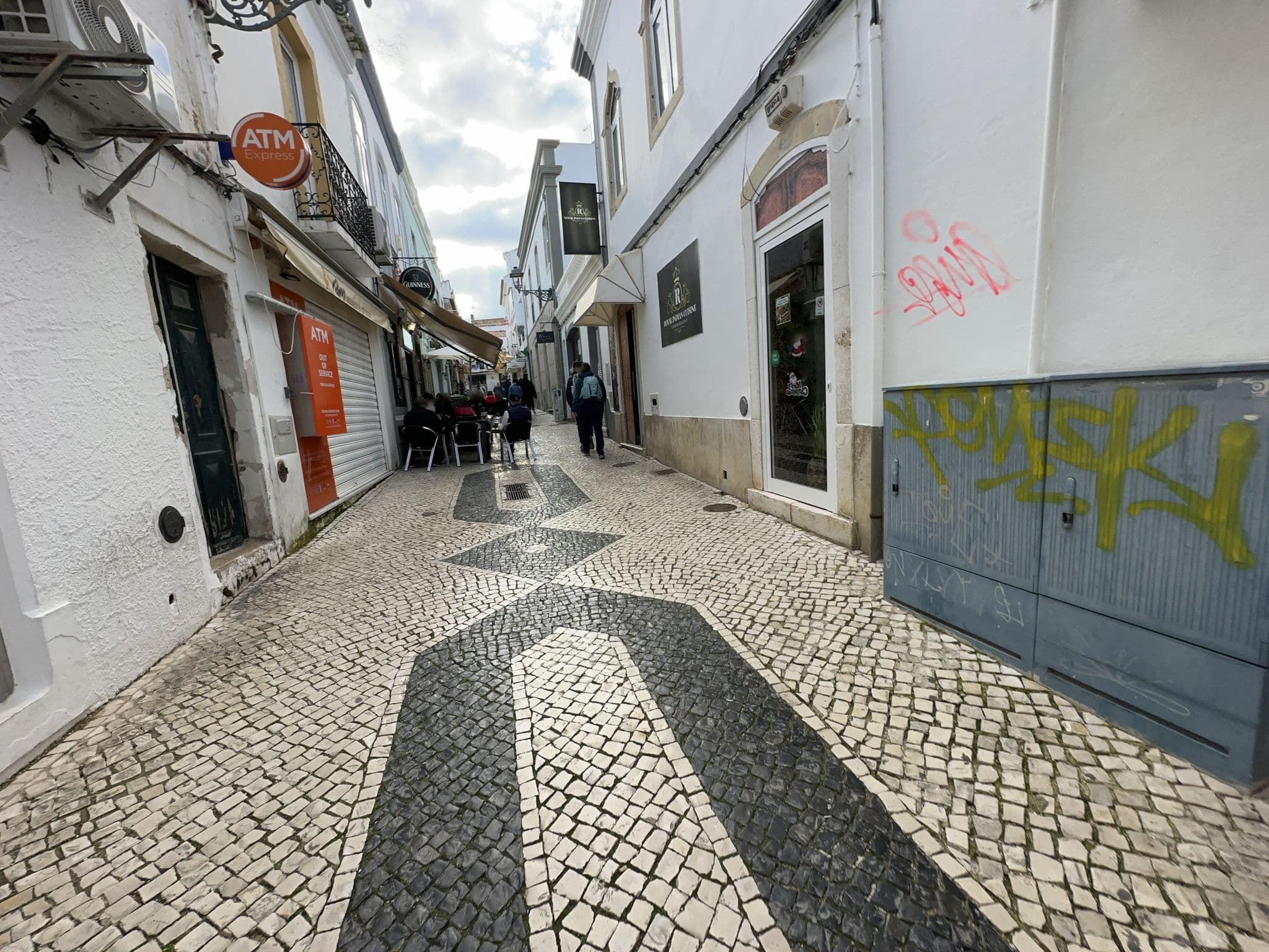 Street view near Boto Cerqueira, Unip., Lagos — © varun959 (CC BY-SA · Mapillary)