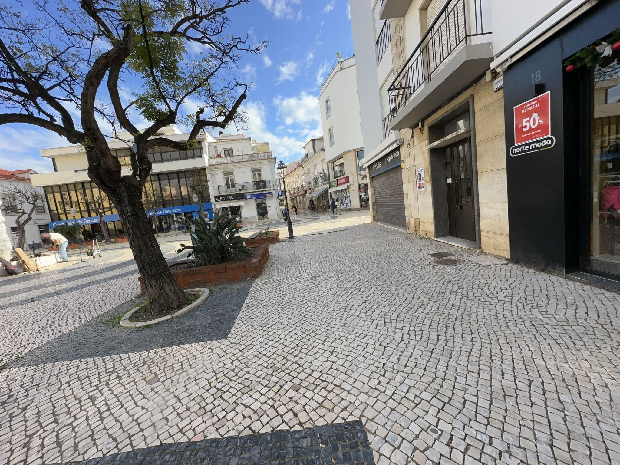 Street view near Hotel Bon Voyage, Lagos — © varun959 (CC BY-SA · Mapillary)
