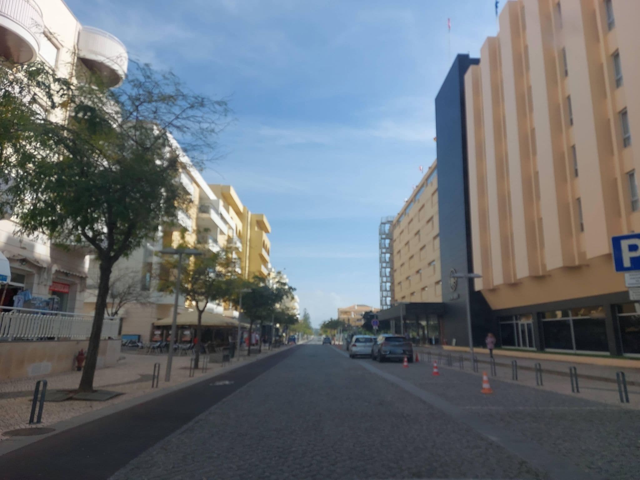 Street view near Rochanova-Administração de Propriedades, Ferragudo — © 5rmft (CC BY-SA · Mapillary)