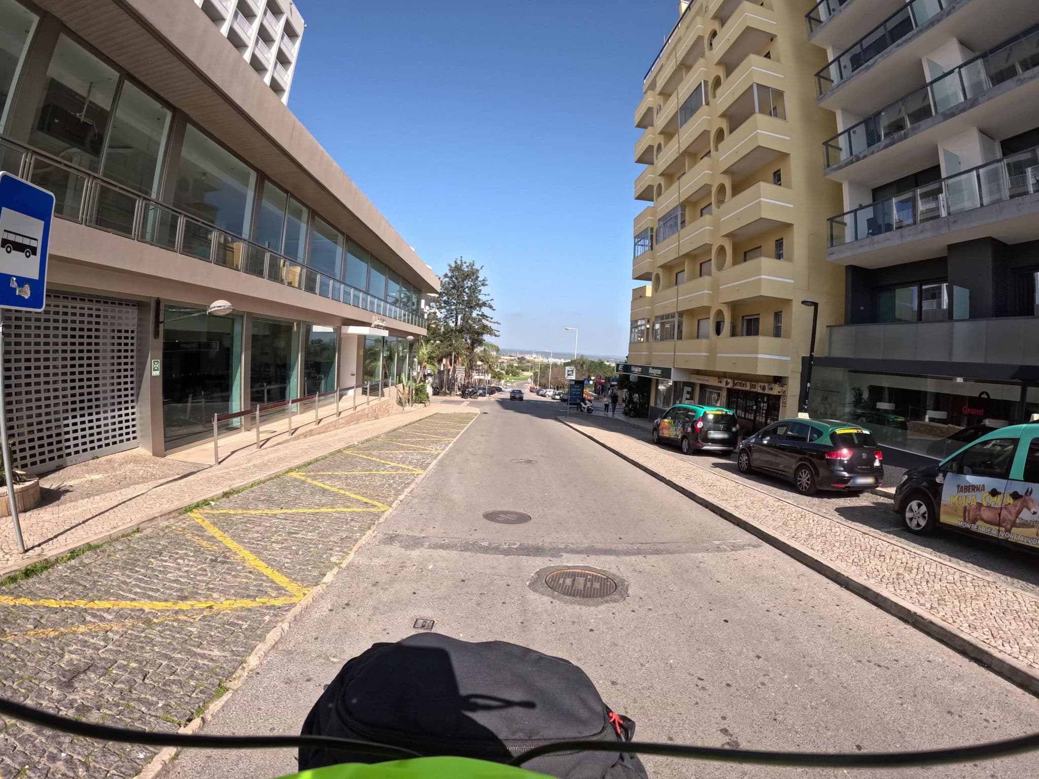 Street view near Jupiter Algarve Pool, Ferragudo — © claudiop (CC BY-SA · Mapillary)