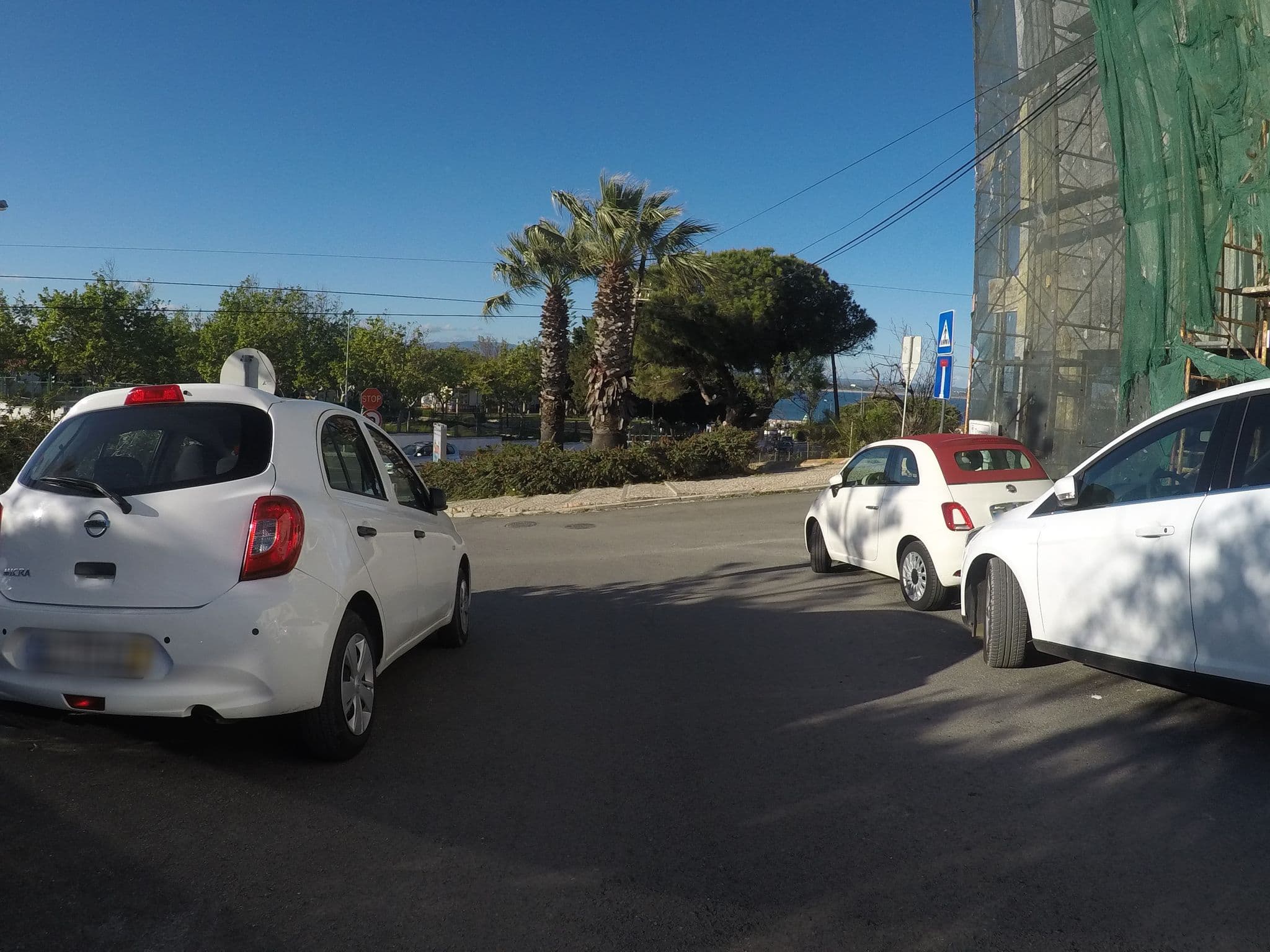 Street view near Apartamentos Pinhão, Lagos — © chrisbeddow (CC BY-SA · Mapillary)