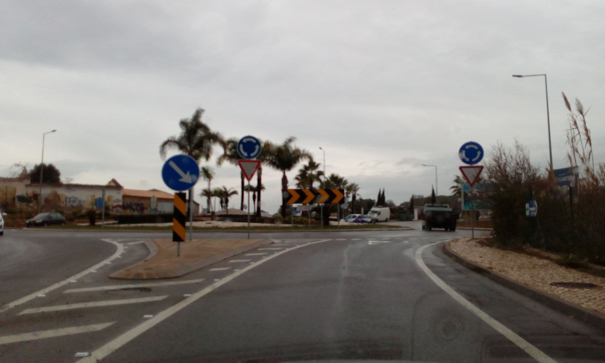 Street view near Casa Bela Moura, Porches — © micmin1972 (CC BY-SA · Mapillary)