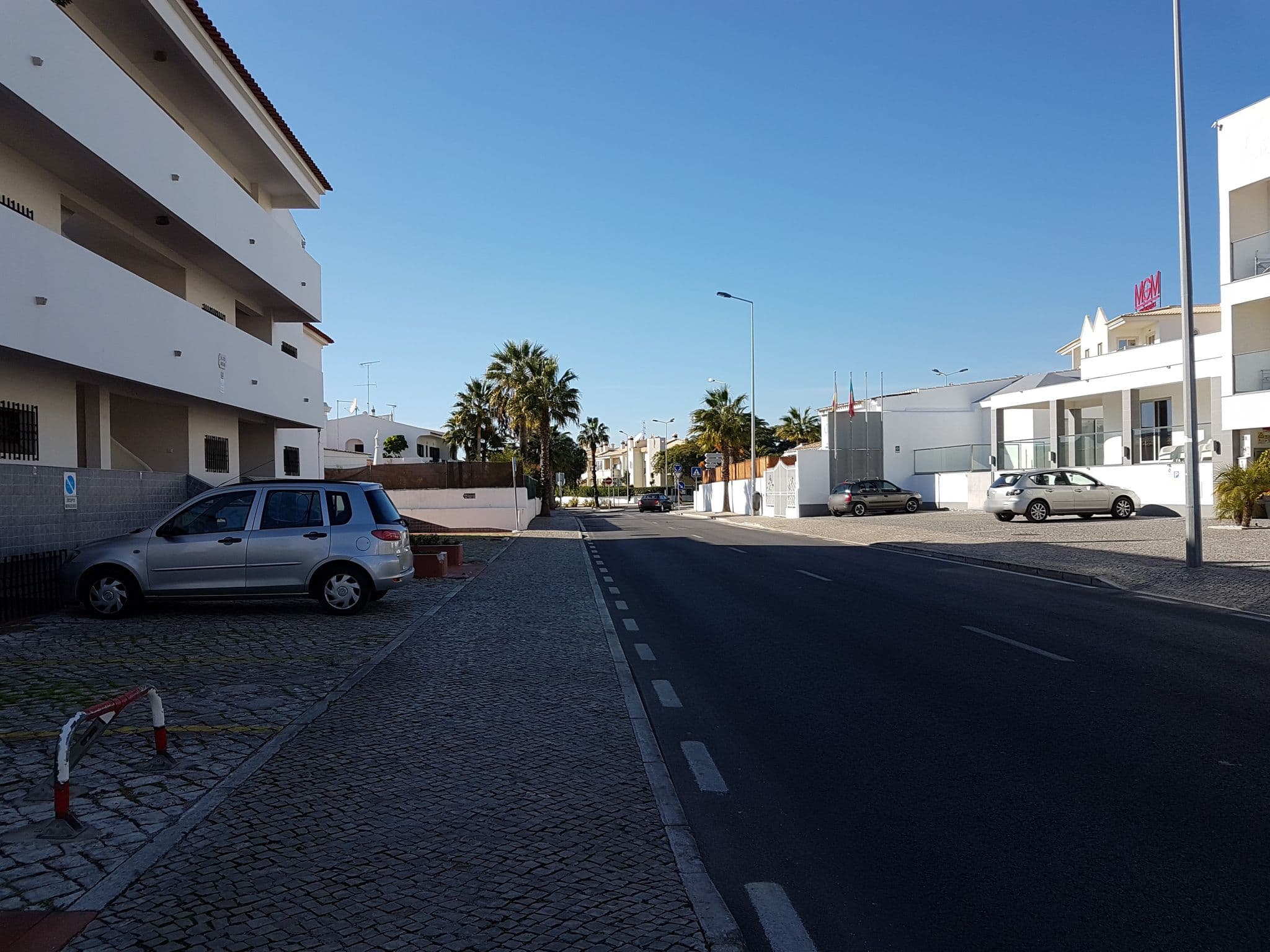 Street view near Residencial Pifaro, Albufeira — © jopparn (CC BY-SA · Mapillary)