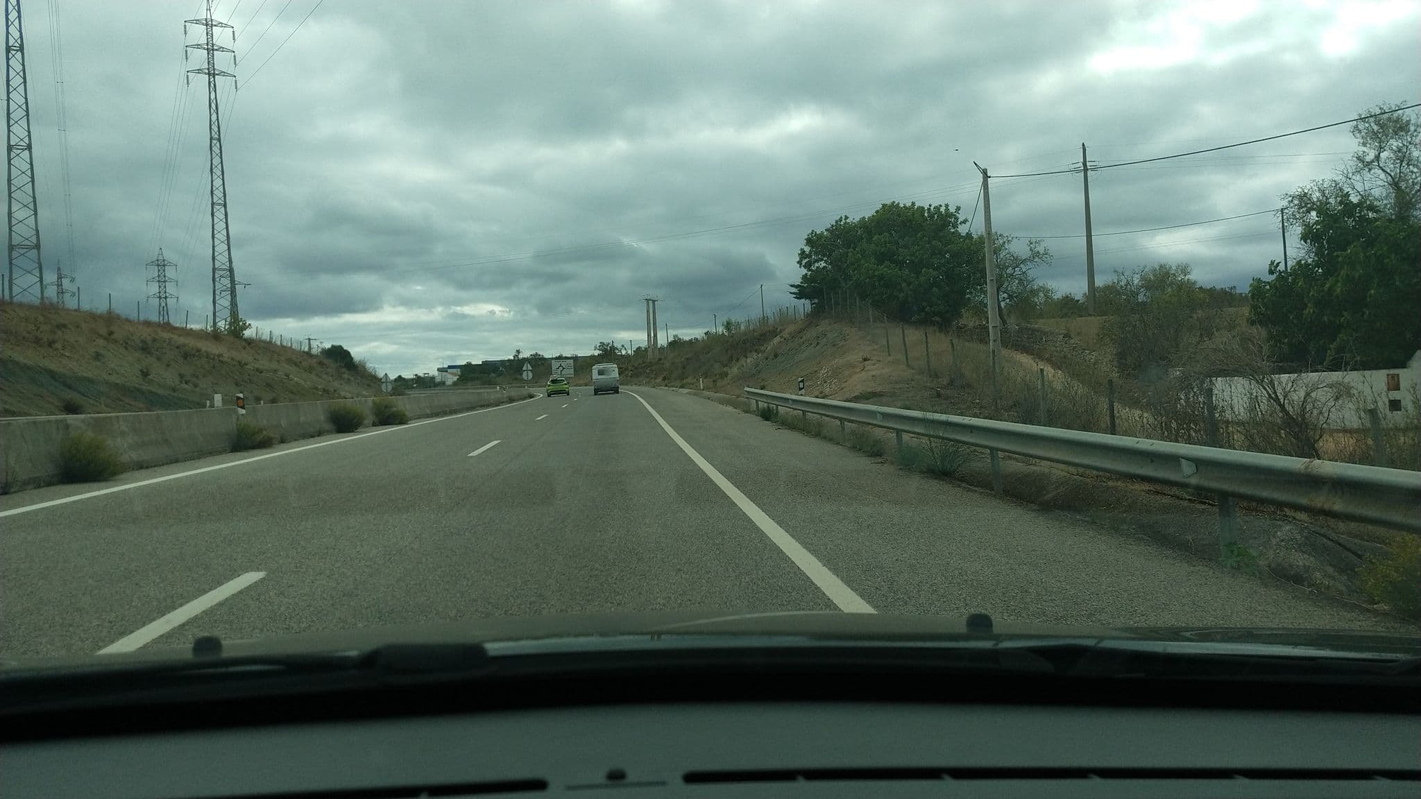 Street view near Oasis Do Sul, Lagos — © asimonelli (CC BY-SA · Mapillary)