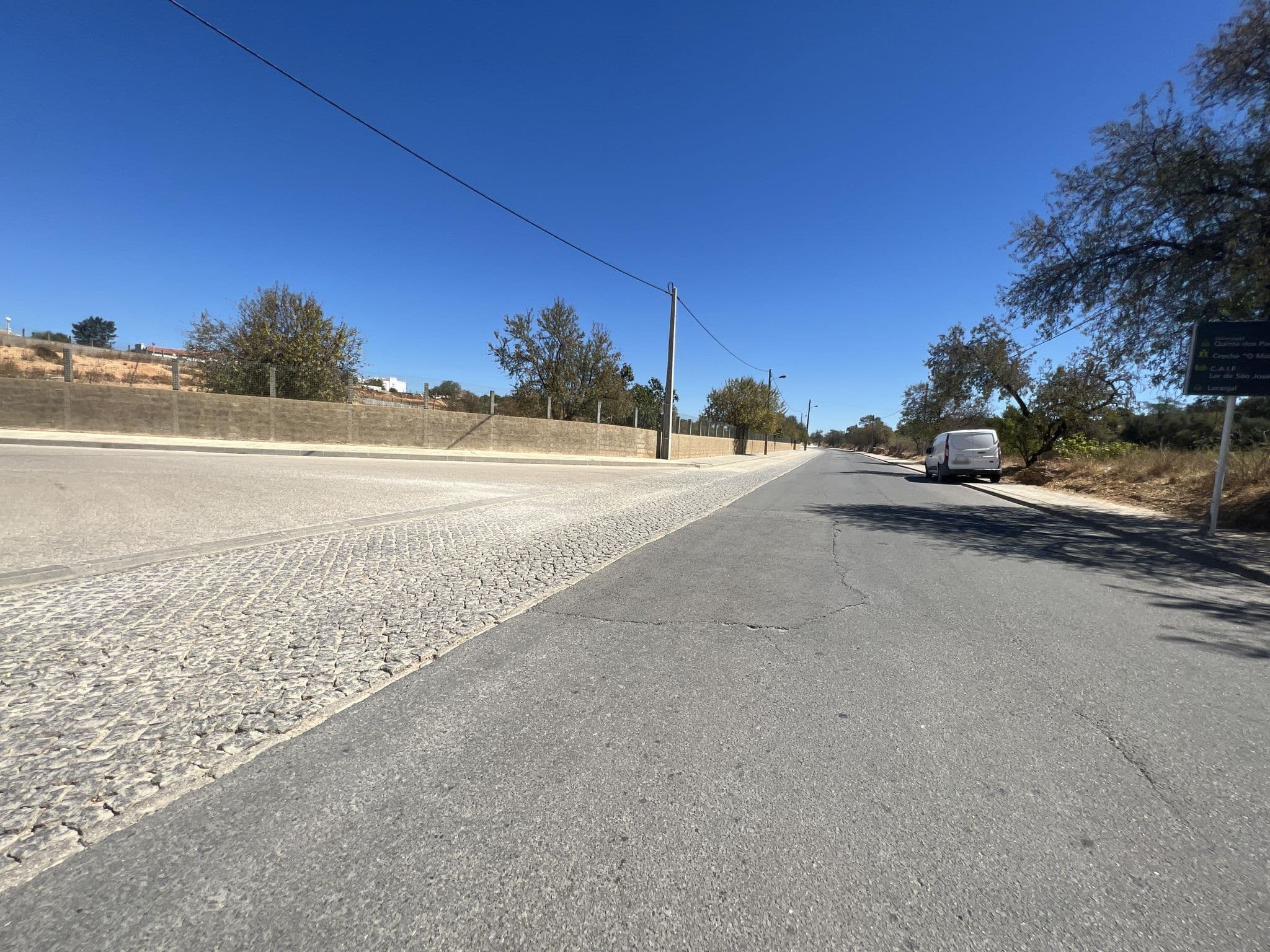 Street view near Quinta Da Horta, Ferragudo — © twig (CC BY-SA · Mapillary)