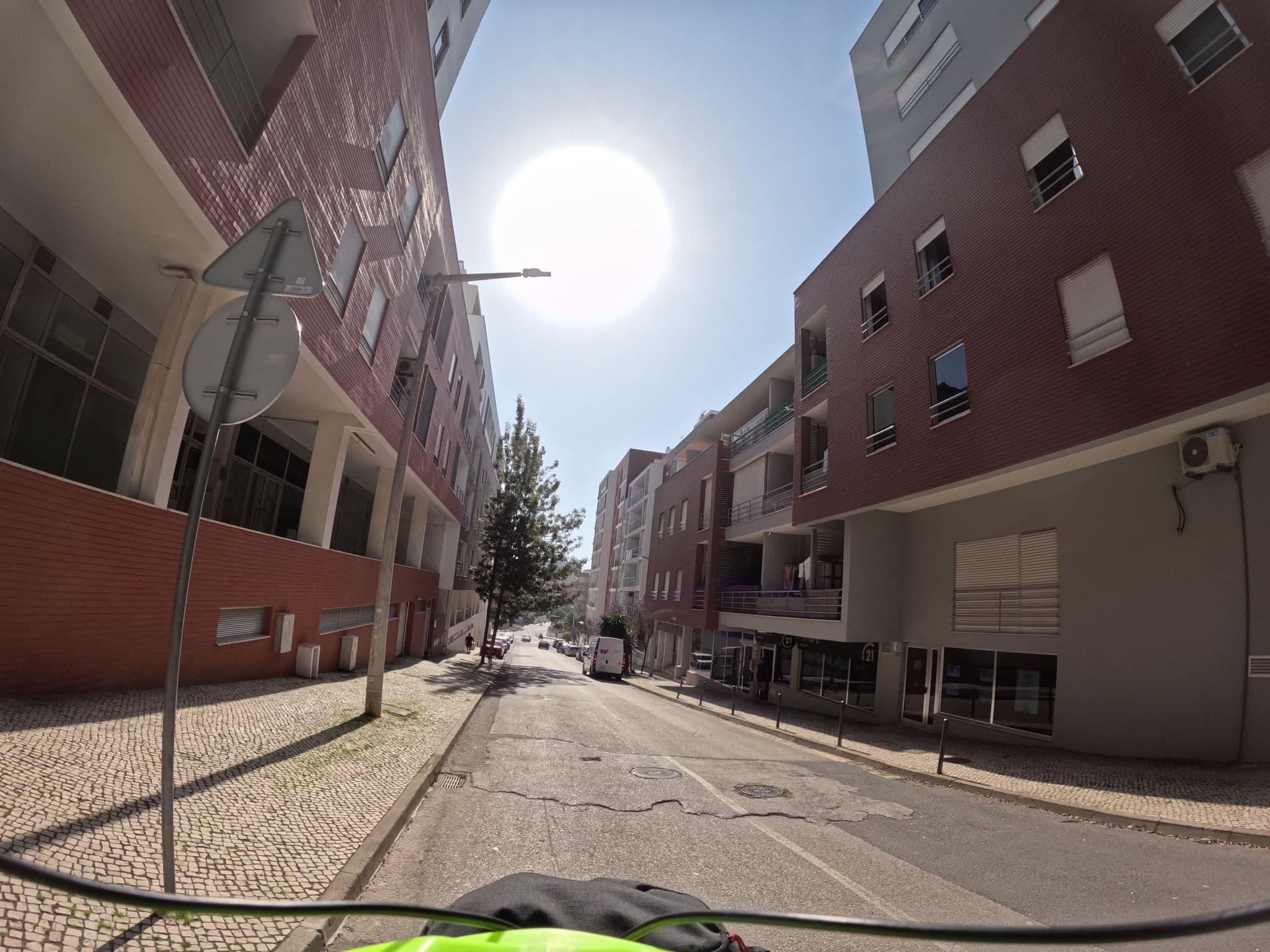 Street view near Summer Colors, Ferragudo — © claudiop (CC BY-SA · Mapillary)