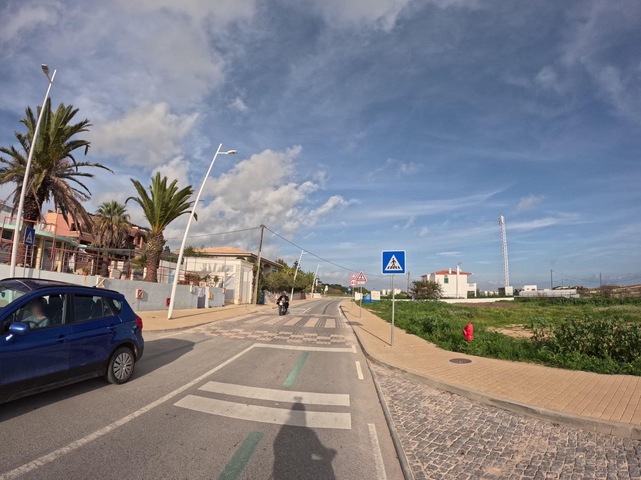 Street view near Perola Do Oceano, Lagos — © claudiop (CC BY-SA · Mapillary)