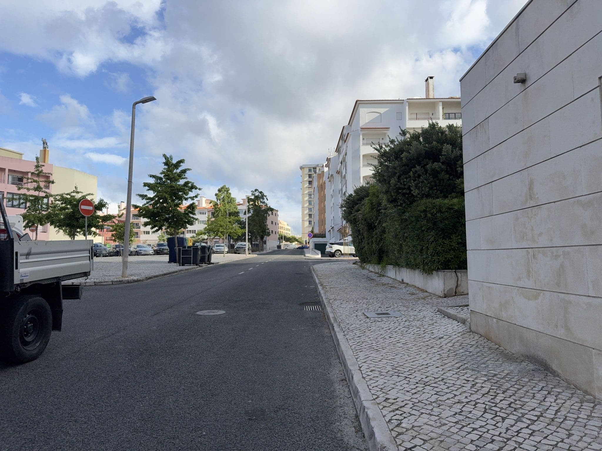Street view near Rosa dos Ventos Apartment, Cascais — © RSTQ (CC BY-SA · Mapillary)