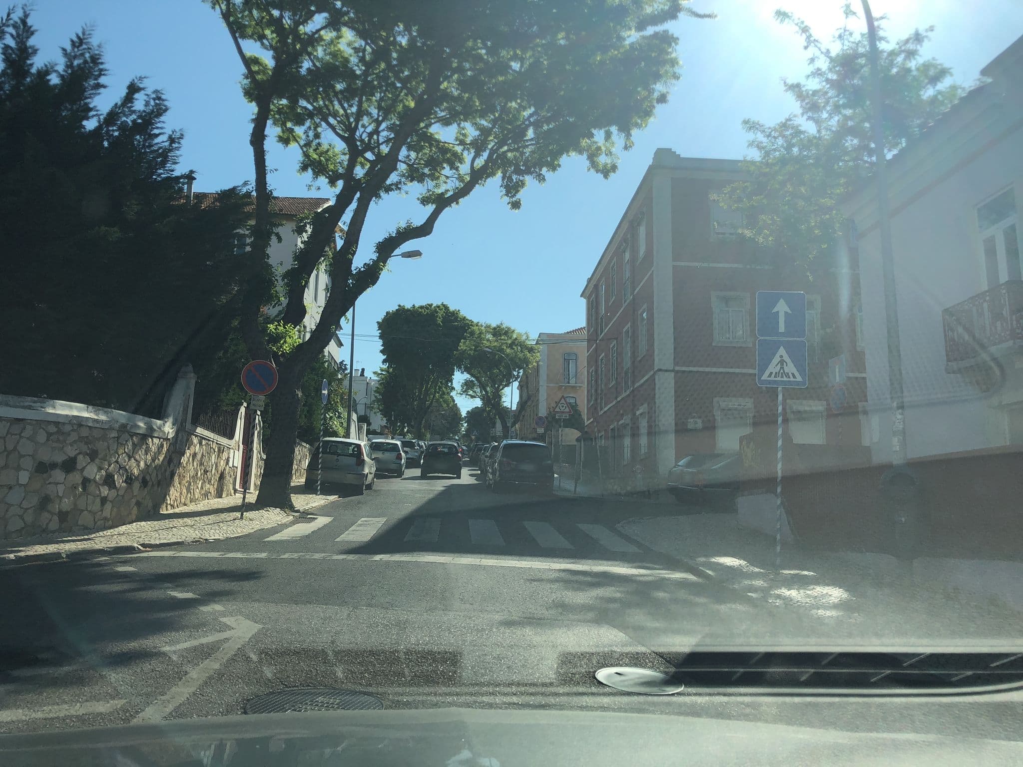 Street view near Three4Six Guesthouse, Paço de Arcos — © davipt (CC BY-SA · Mapillary)