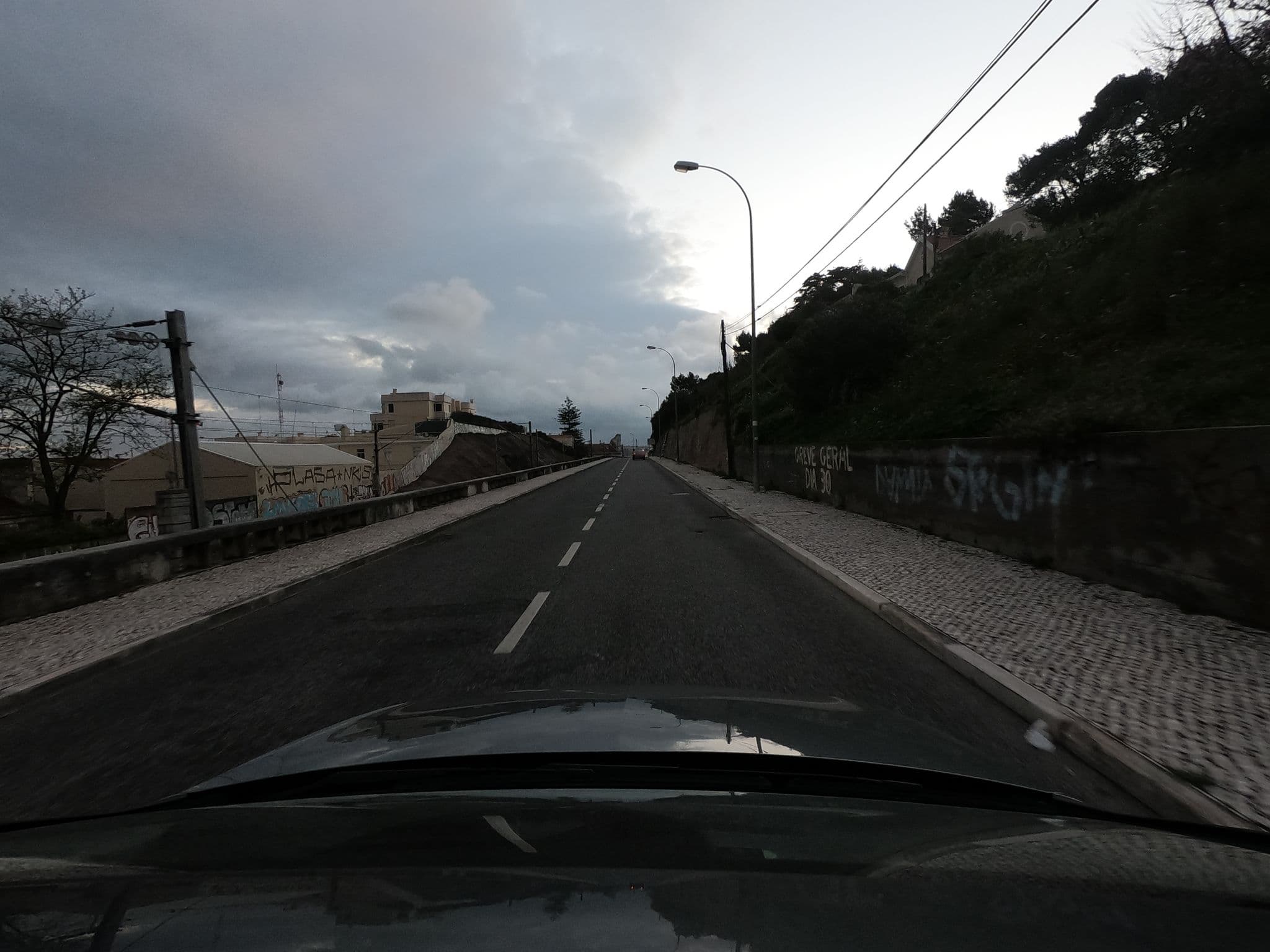Street view near Lisbon Surf House, Caxias — © davipt (CC BY-SA · Mapillary)
