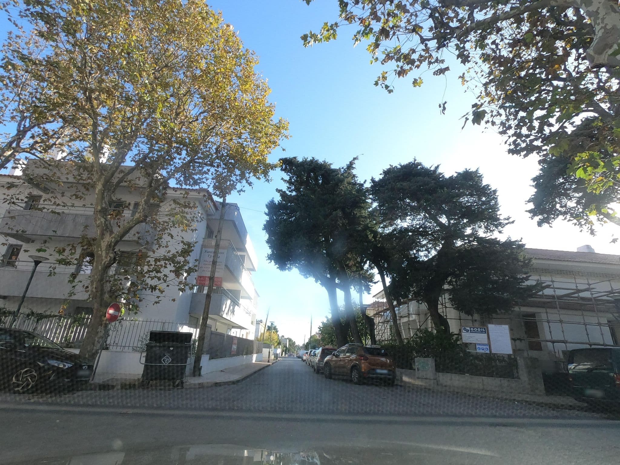 Street view near Julias Pateo, Parede — © filohipo (CC BY-SA · Mapillary)
