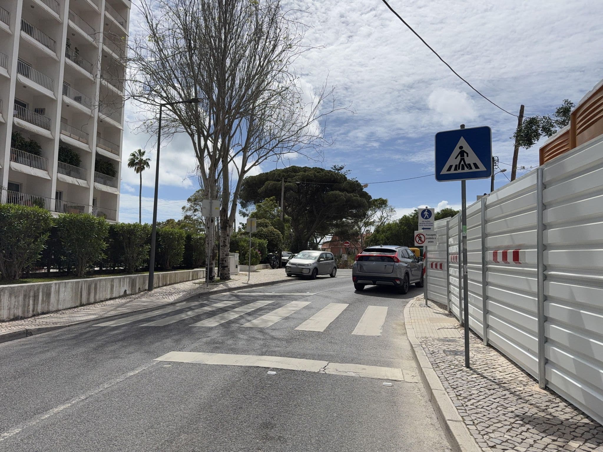 Street view near Shanti Niketan, Monte Estoril — © RSTQ (CC BY-SA · Mapillary)