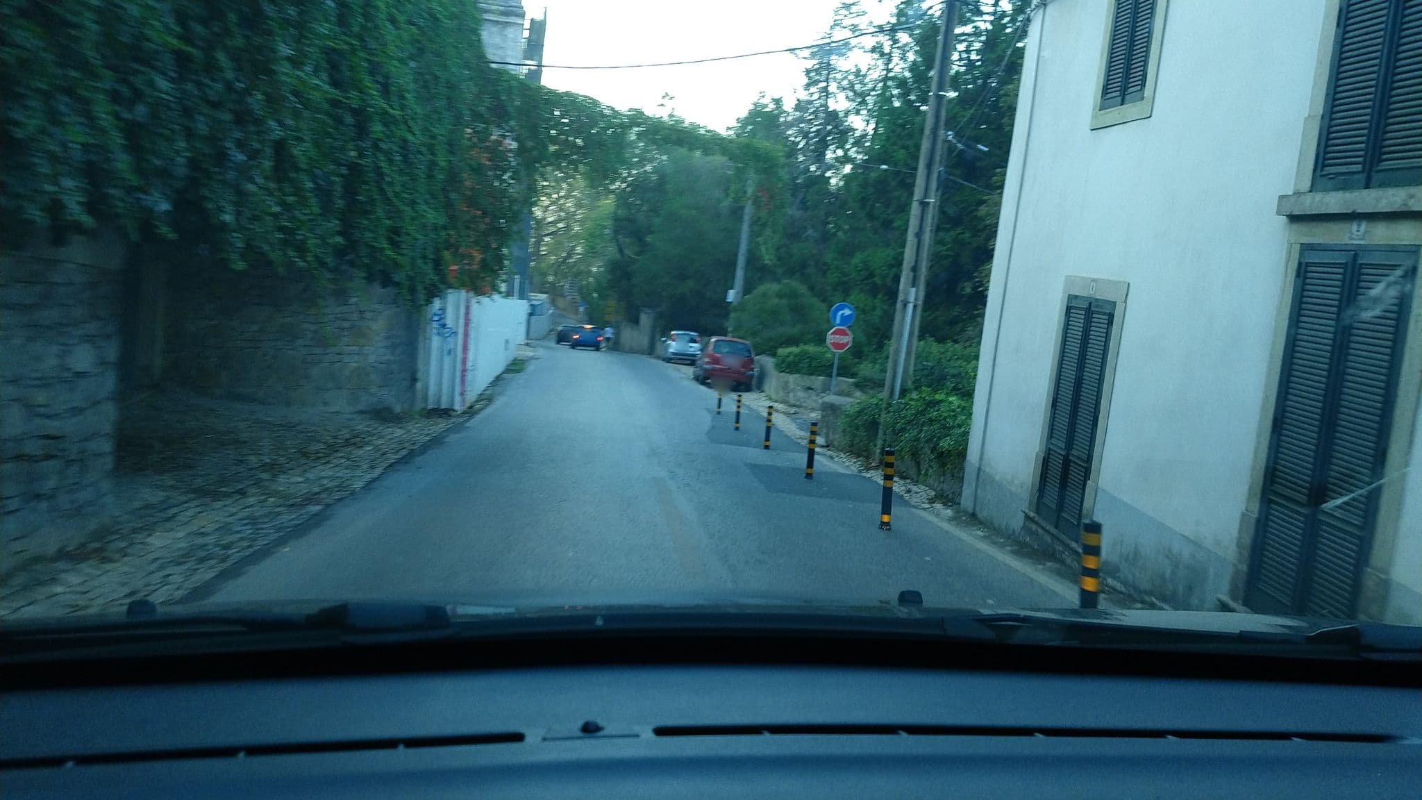 Street view near Casa do Visconde de Ouguela, Sintra — © asimonelli (CC BY-SA · Mapillary)
