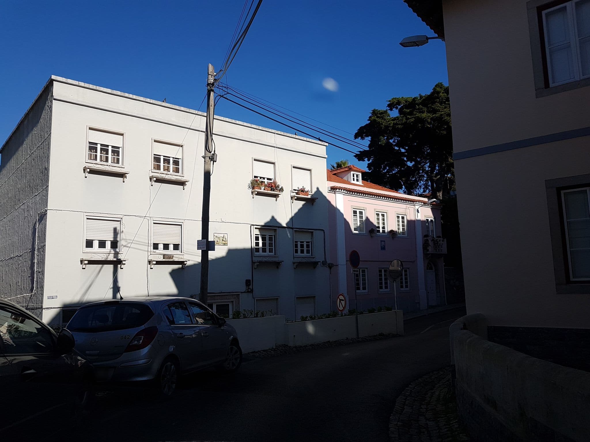 Street view near Casa De Hospedes D. Maria Parreirinha, Sintra — © jopparn (CC BY-SA · Mapillary)