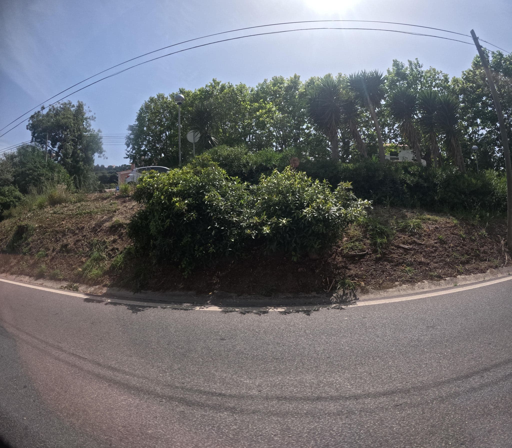 Street view near Sarrazola House, Colares — © danielagos12 (CC BY-SA · Mapillary)