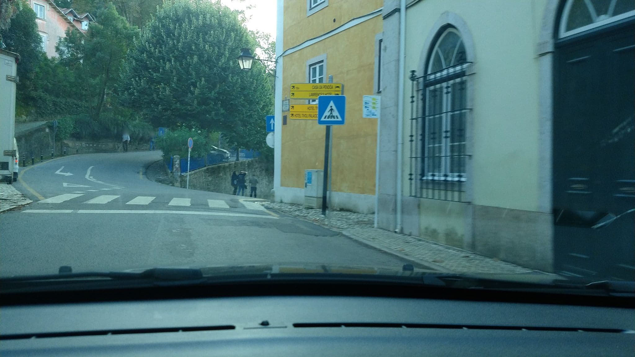 Street view near Aguamel, Sintra — © asimonelli (CC BY-SA · Mapillary)