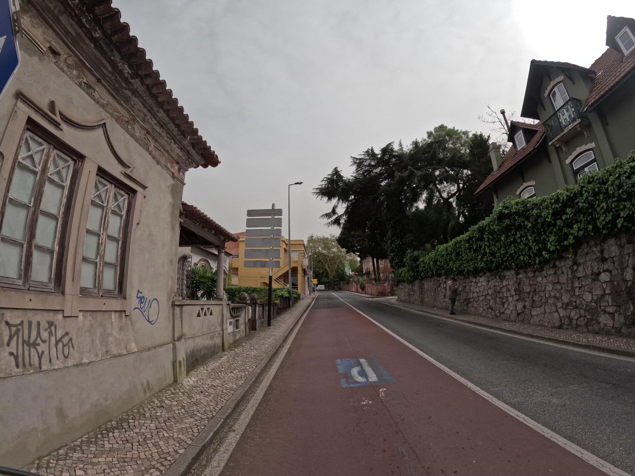 Street view near Pensão Económica, Sintra — © claudiop (CC BY-SA · Mapillary)