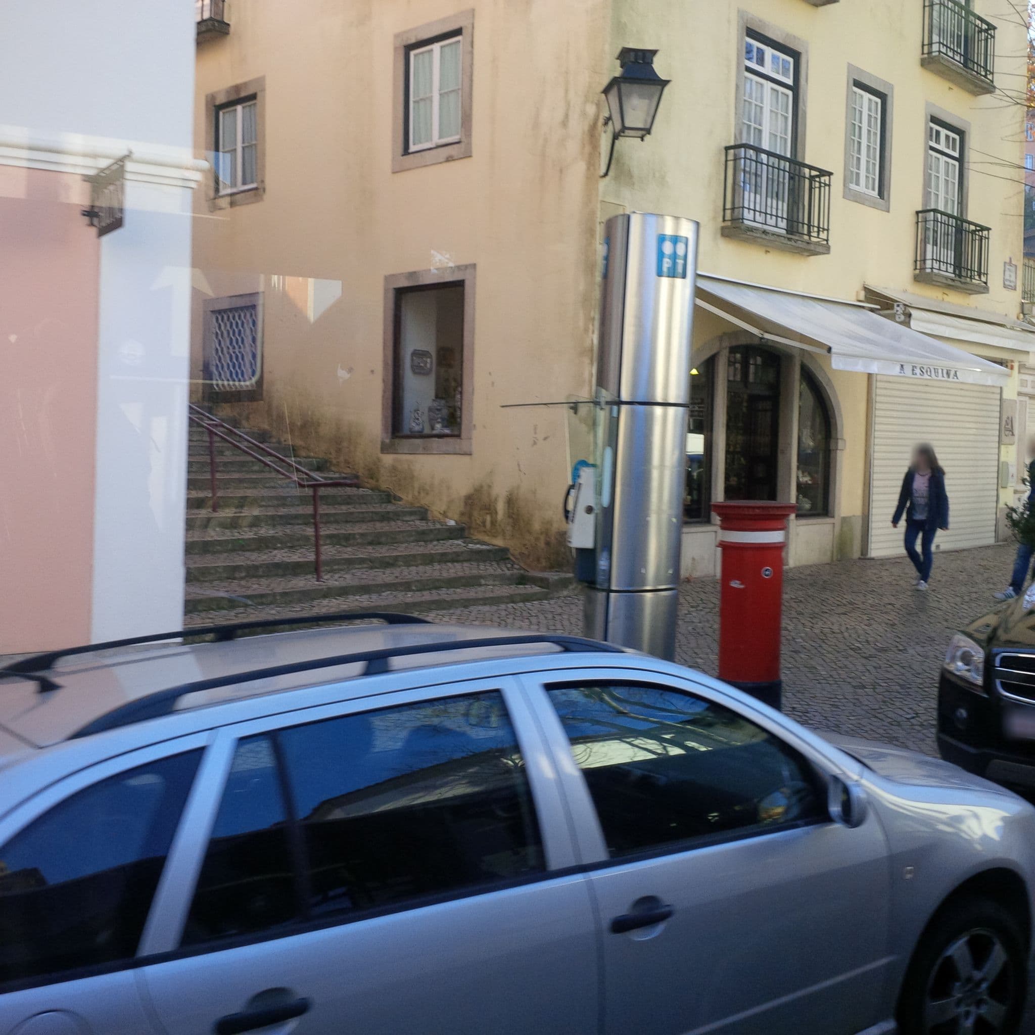 Street view near Estalagem de Colares, Sintra — © agranizo (CC BY-SA · Mapillary)