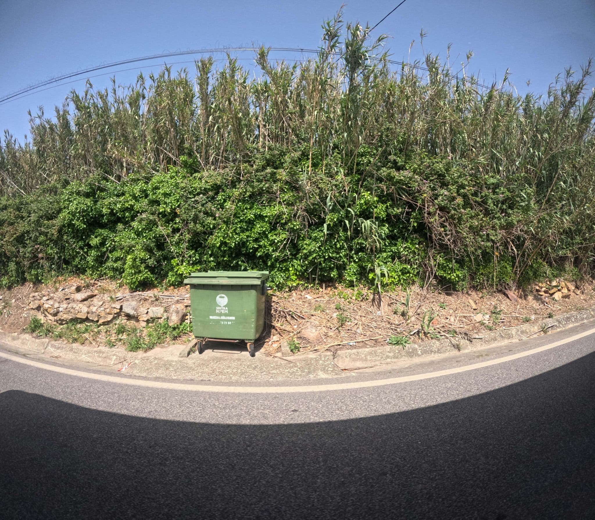 Street view near Hotel Aldeia da Roca, Azoia — © danielagos12 (CC BY-SA · Mapillary)