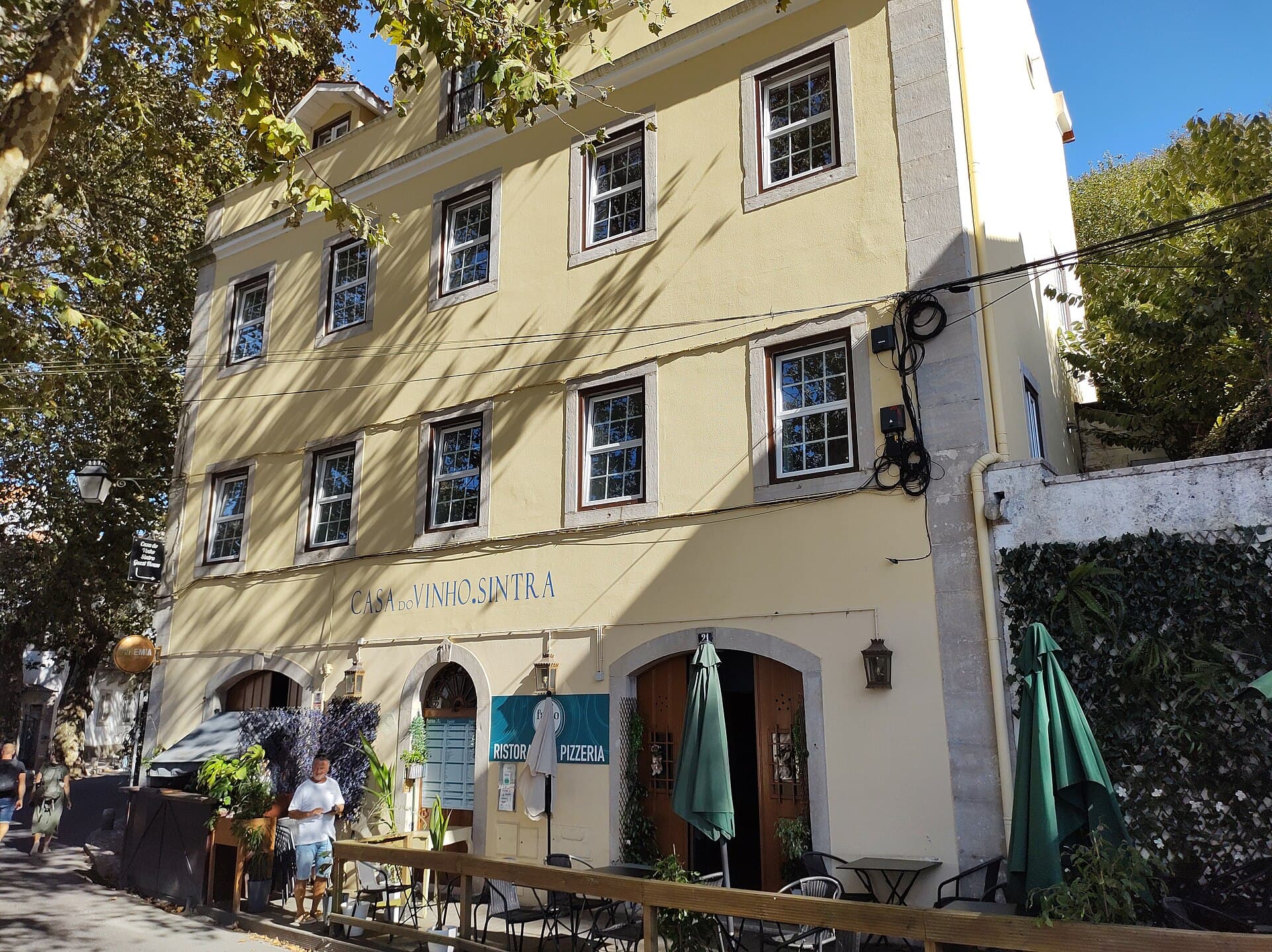 Casa Do Vinho Sintra Guest House (via Wikimedia Commons, CC BY-SA 3.0)