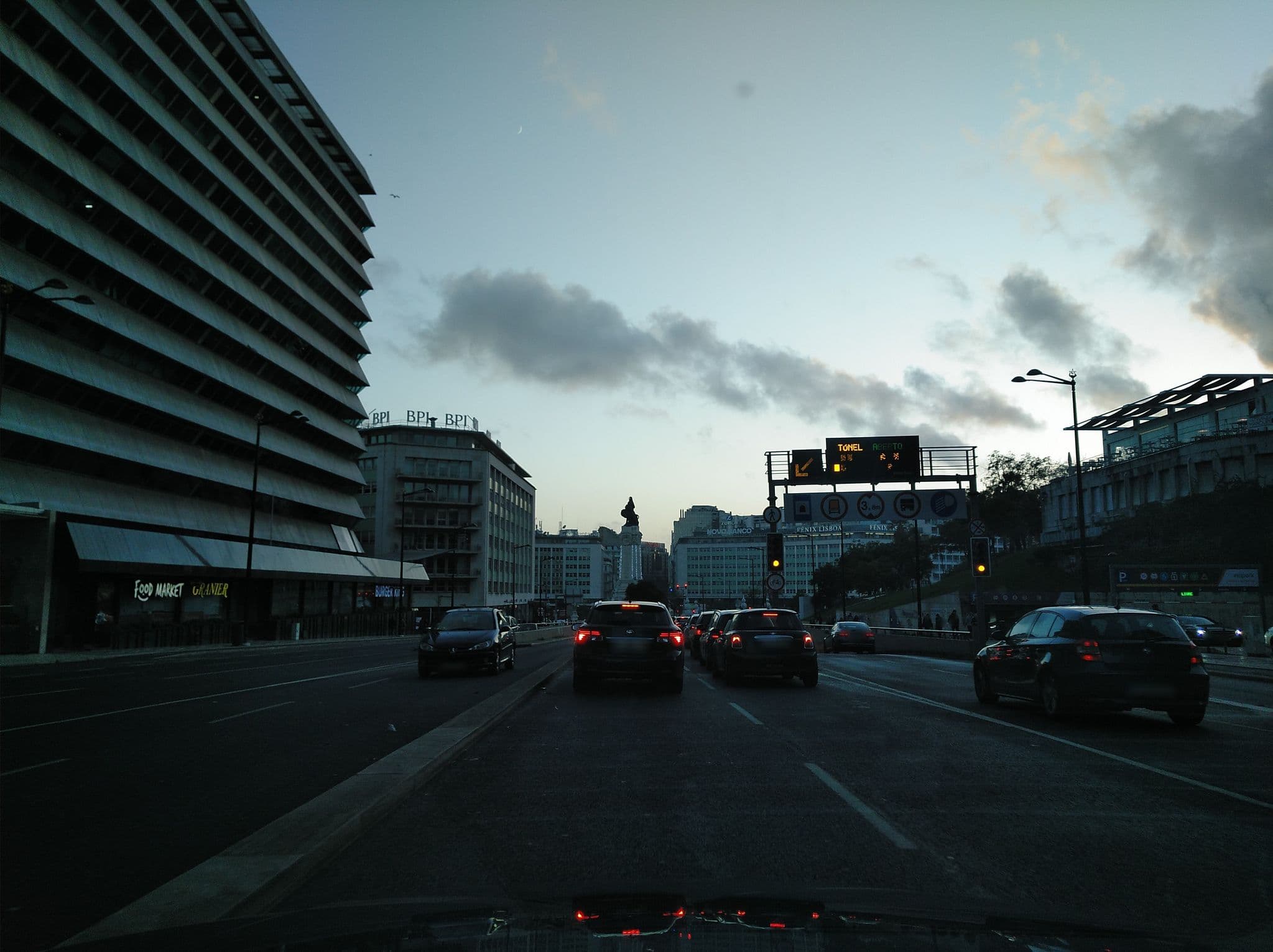 Street view near Waytostay, Lisbon — © filohipo (CC BY-SA · Mapillary)