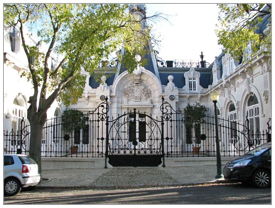 Street view near Pestana Palace Hotel & National Monument, Belém — © barragon (CC BY-SA · Mapillary)