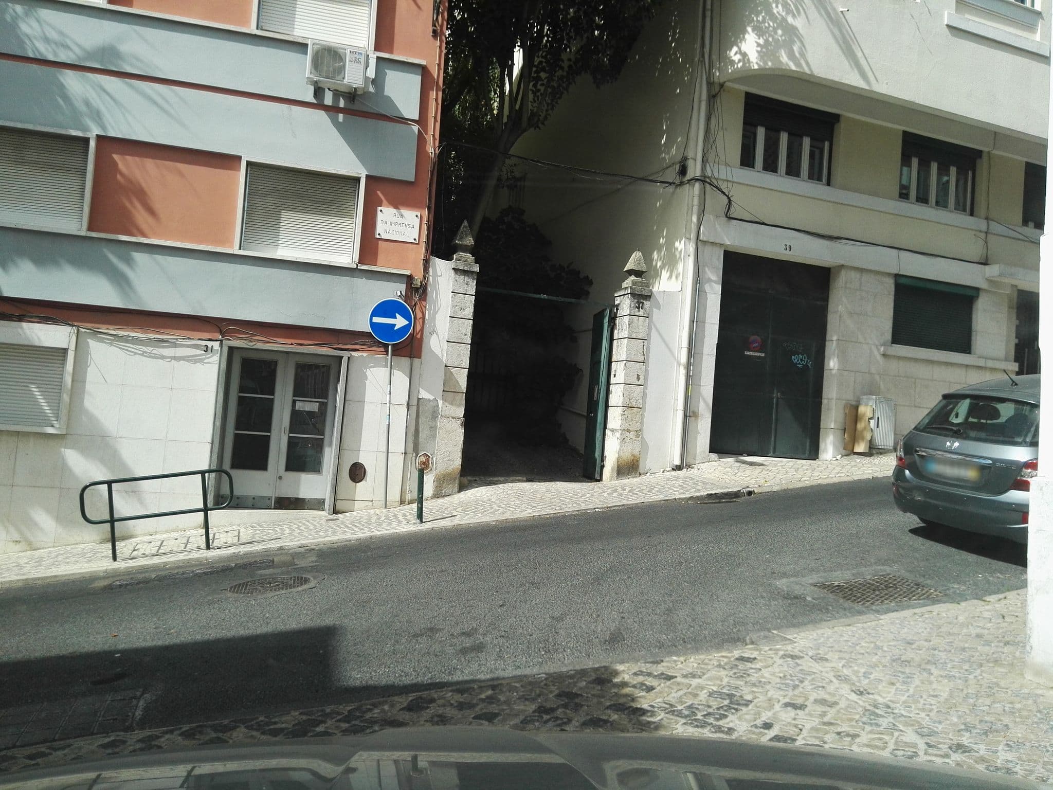 Street view near Zuza City-Break Suites, Principe Real — © filipegraciosa (CC BY-SA · Mapillary)