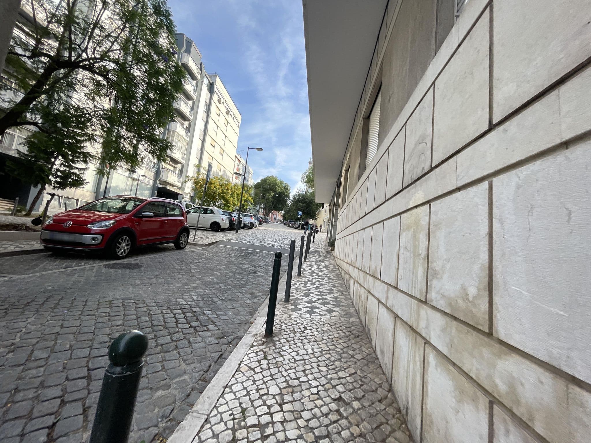 Street view near Dom Dinis Studios, Principe Real — © egorka (CC BY-SA · Mapillary)