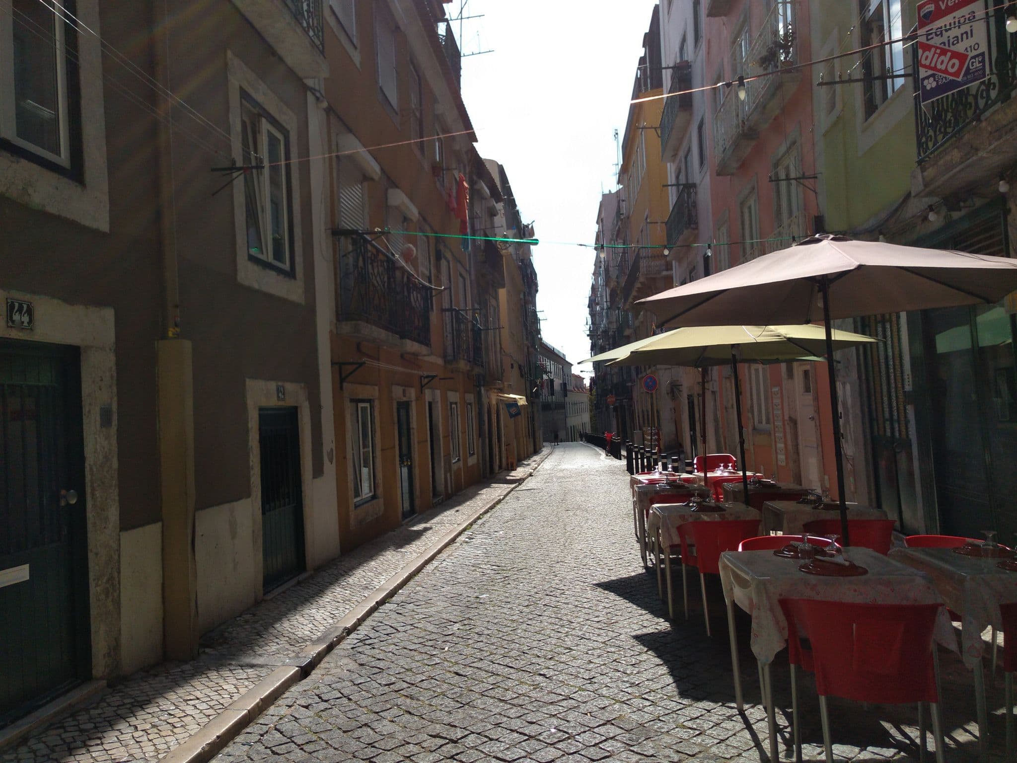 Street view near Loving Chiado, São Mamede — © slashme (CC BY-SA · Mapillary)