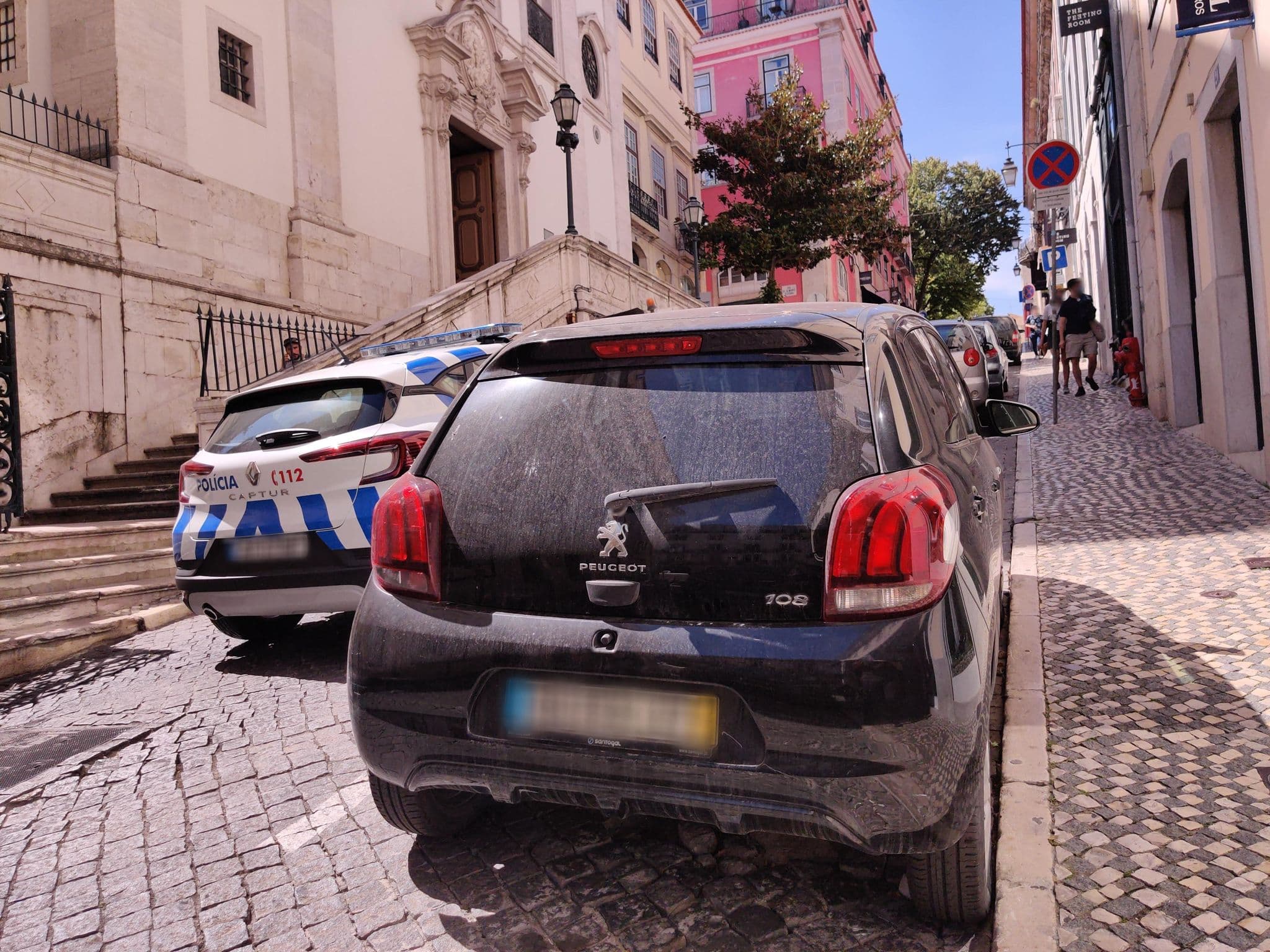 Street view near Waytostay, Baixa — © sttujames (CC BY-SA · Mapillary)