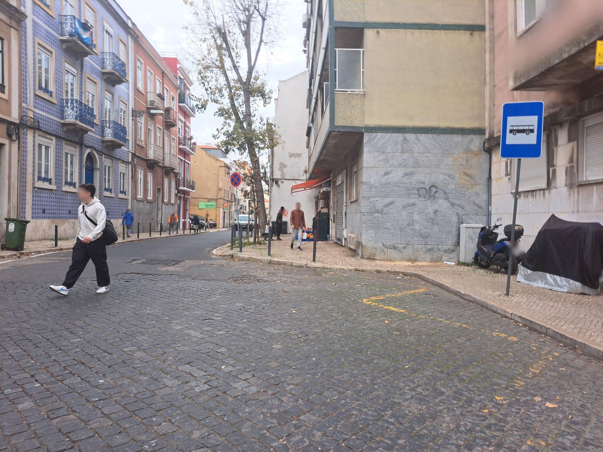 Street view near Divine House Of Graca, Graça — © beer119 (CC BY-SA · Mapillary)